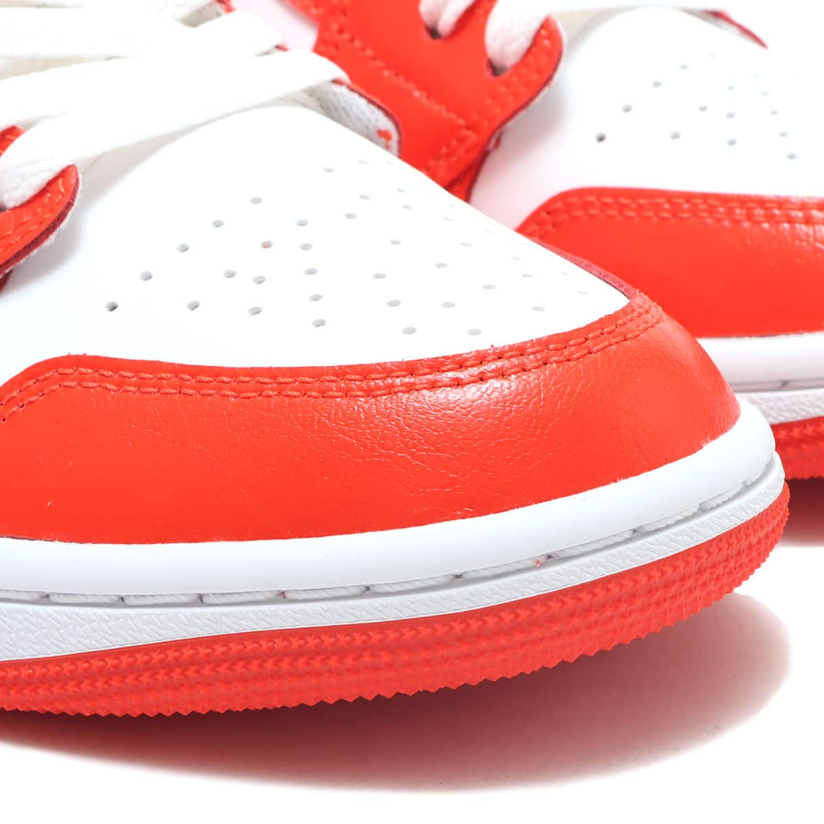 JORDAN BRAND WMNS AIR JORDAN 1 MID WHITE/HABANERO RED-WHITE 21FA-Iの画像