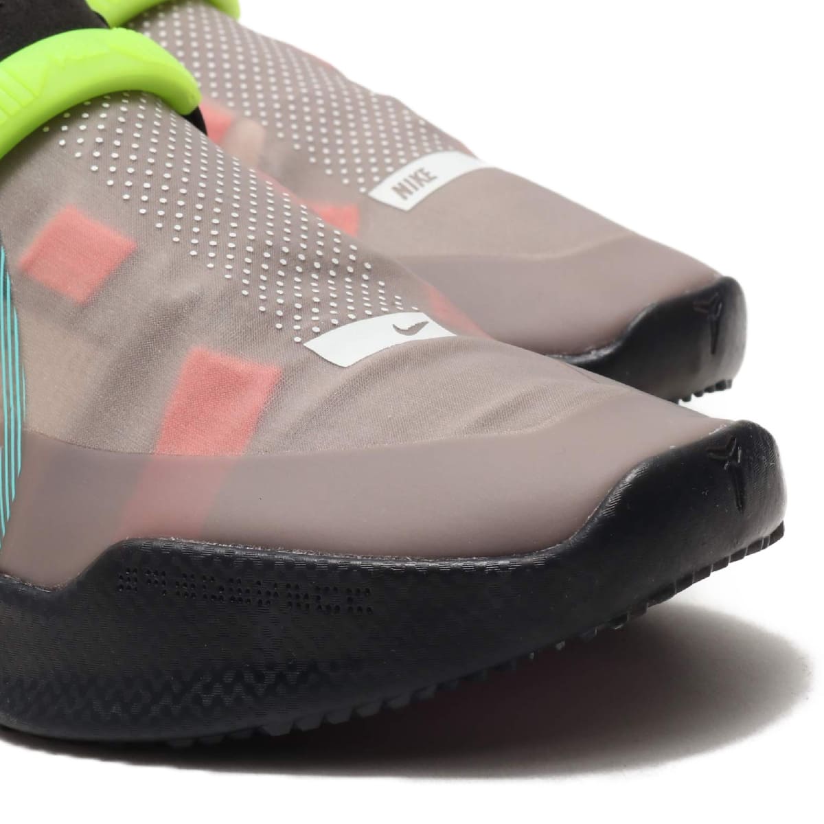 NIKE KOBE AD NXT FF LIGHT PUMICE/CLEAR 19HO-Sの画像
