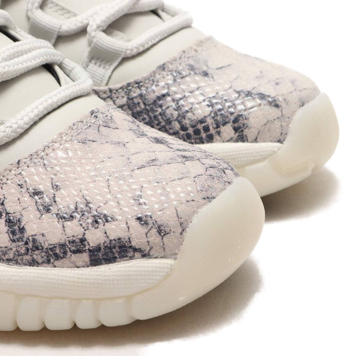 NIKE AIR JORDAN 11 RETRO LOW LE