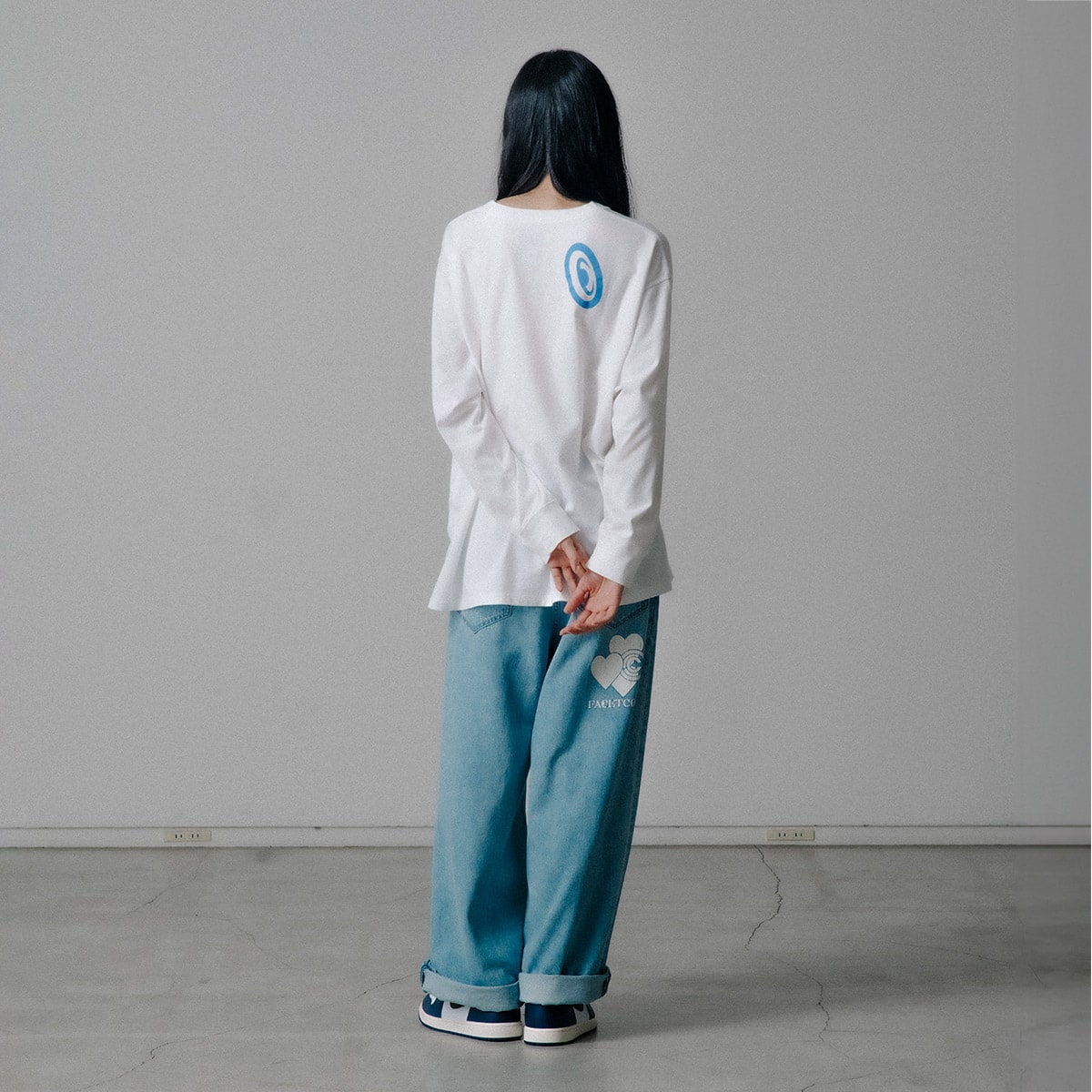 FACETASM x CPD Mr.SHIRAI PRINT LONG TEE WHITE の画像