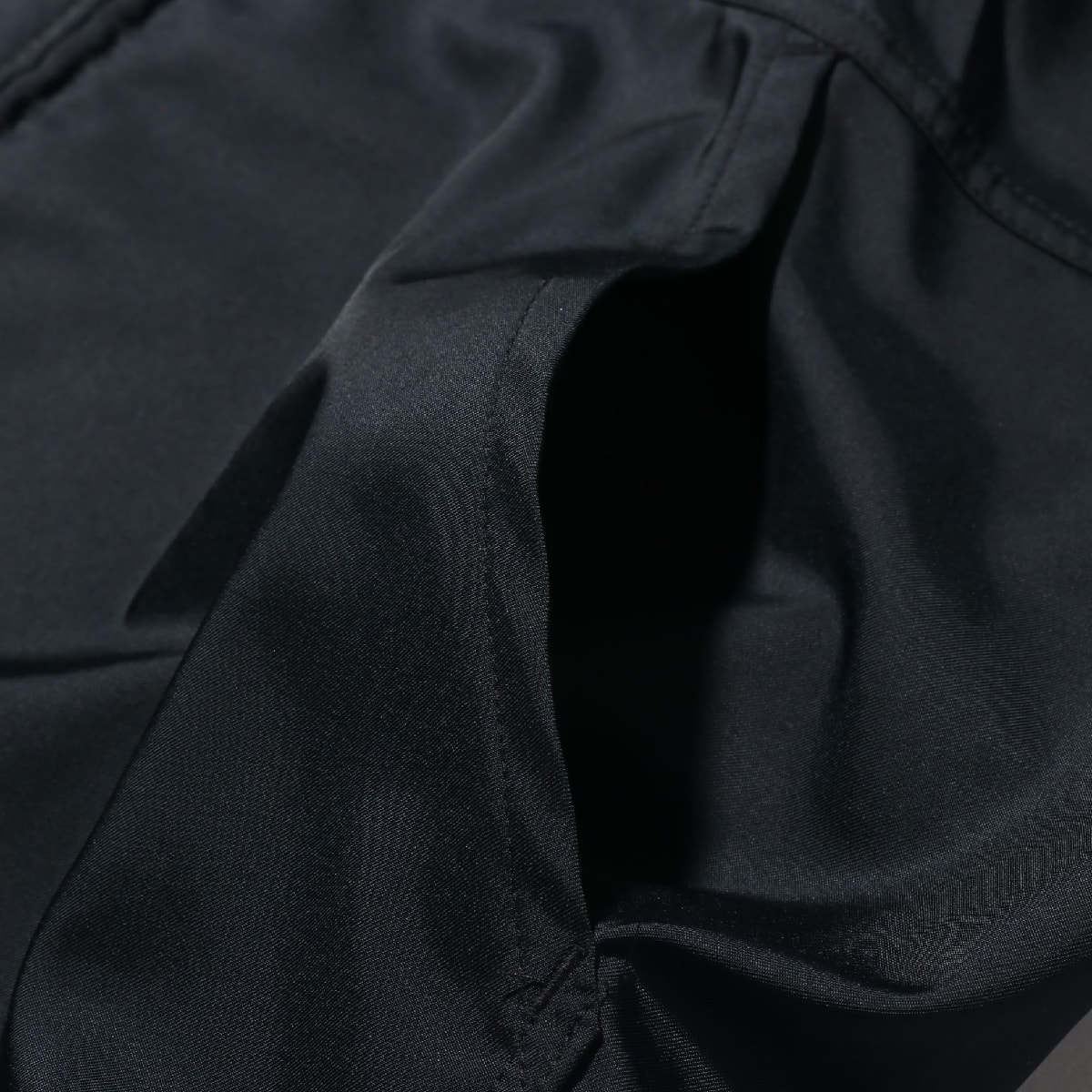 NIKE AS GIANNIS M NK TRACK JACKET C BLACK/METALLIC GOLD 19FA-Sの画像