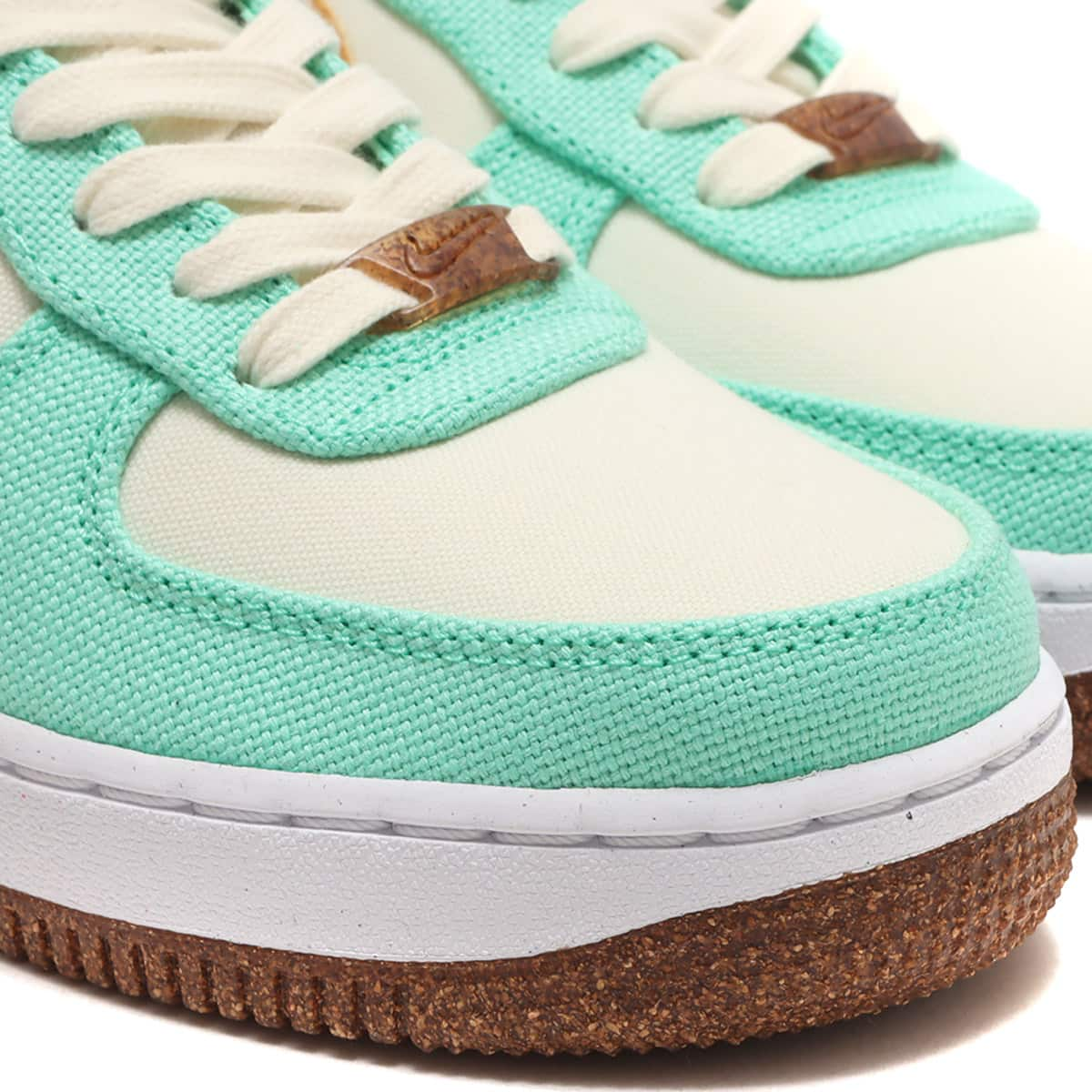 NIKE WMNS AIR FORCE 1 '07 LX GREEN GLOW/COCONUT MILK-METALLIC GOLD