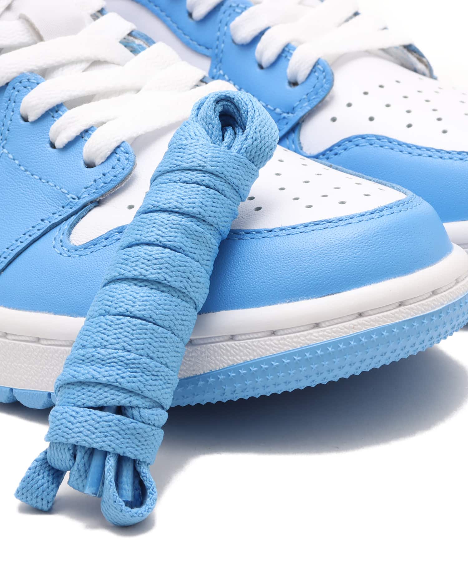 JORDAN BRAND AIR JORDAN 1 LOW G WHITE/UNIVERSITY BLUEの画像