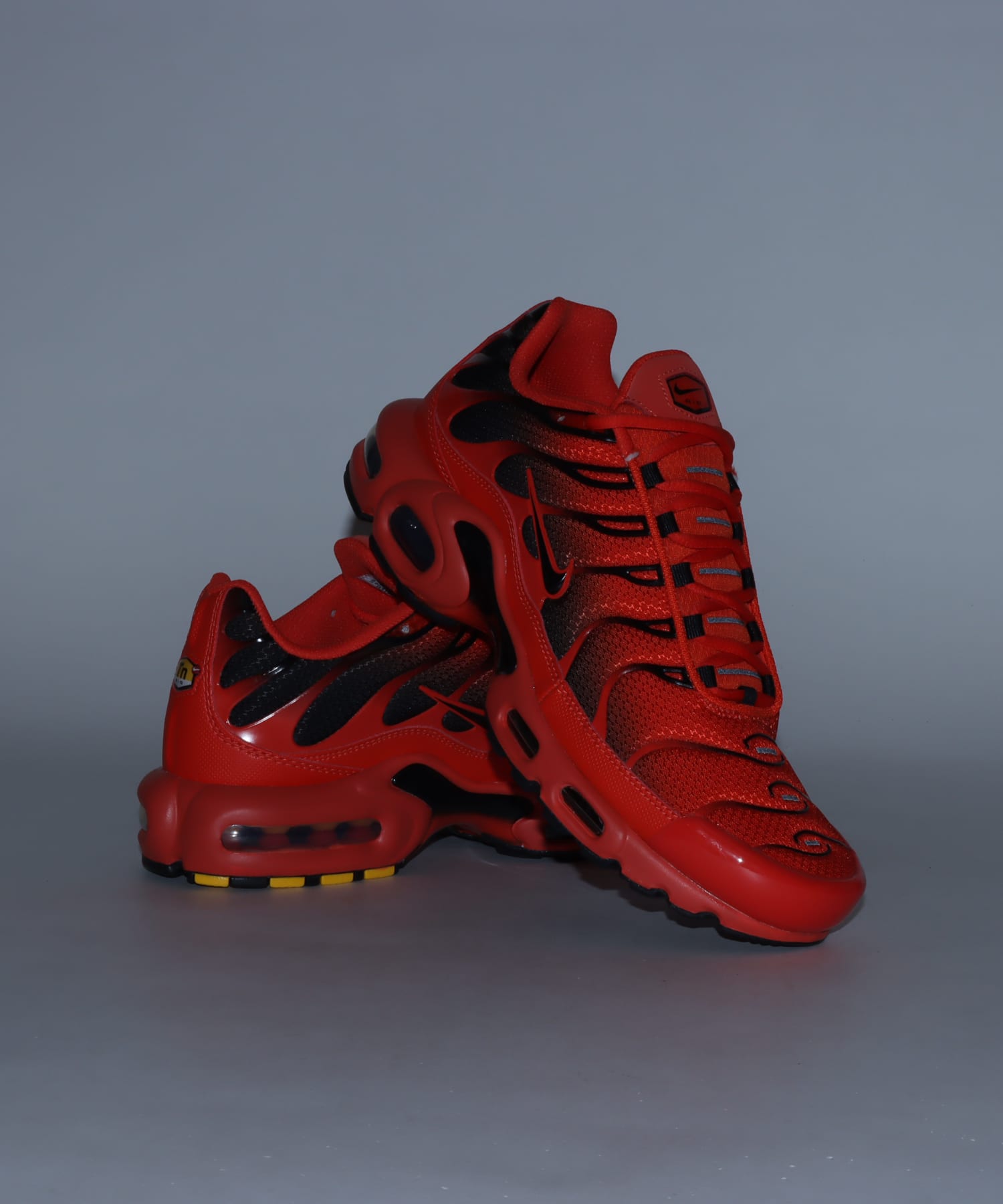 NIKE AIR MAX PLUS PICANTE RED/BLACK-PICANTE REDの画像