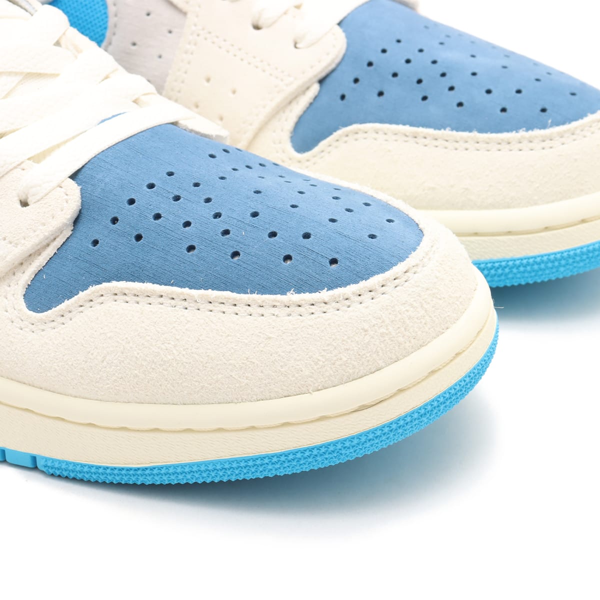 JORDAN BRAND AIR JORDAN 1 ZM AIR CMFT 2 SAIL/DK POWDER BLUE-BLUE GREYの画像