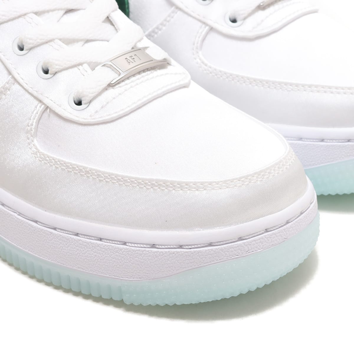 NIKE W AIR FORCE 1 '07 ESS SNKR WHITE/SPORT GREEN-SPORT GREEN-ICE