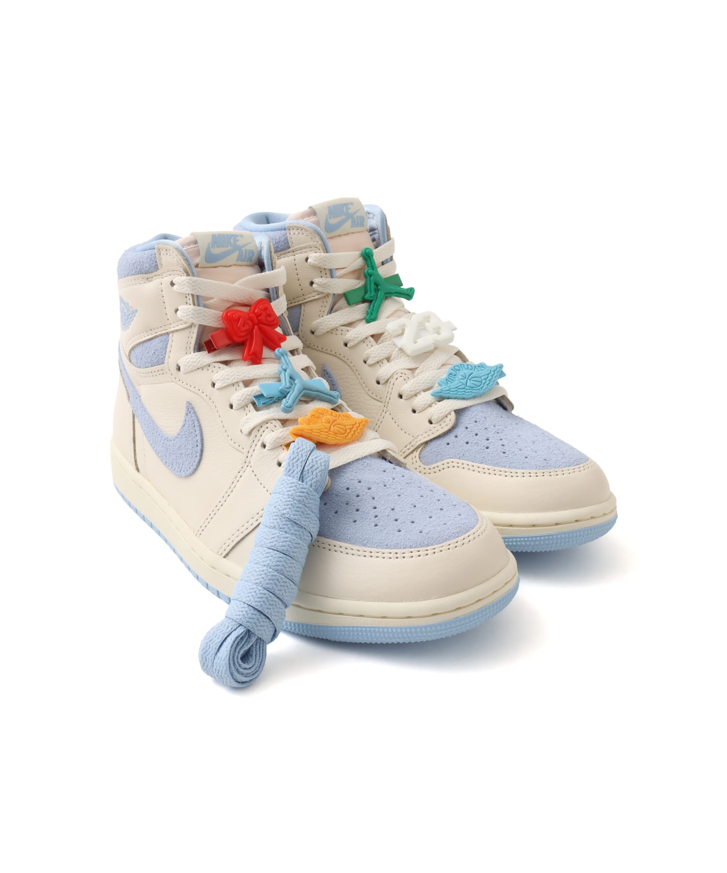 JORDAN BRAND WMNS AIR JORDAN 1 RETRO HI OG PALE IVORY/PSYCHIC BLUE-COCONUT MILKの画像