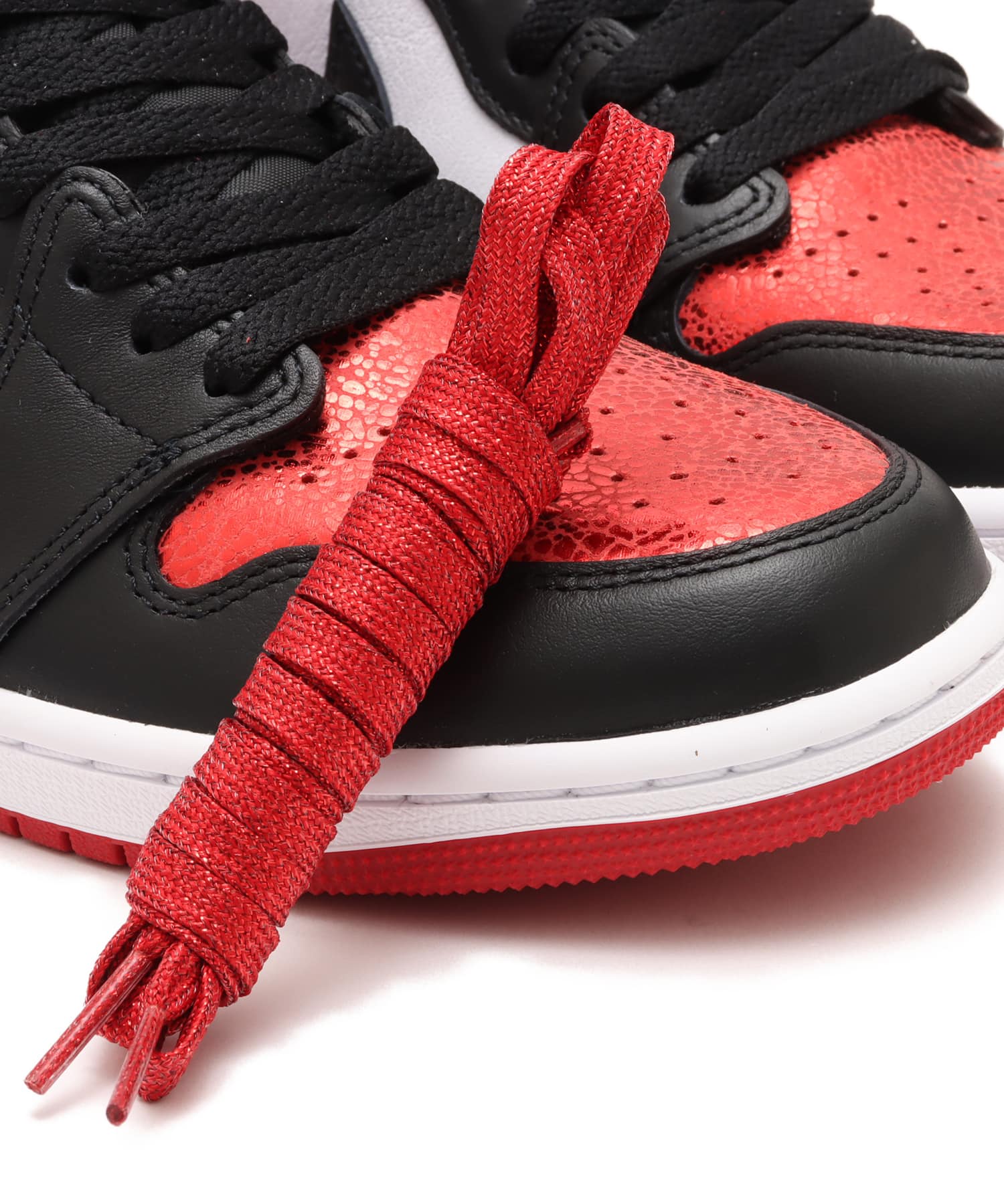 JORDAN BRAND WMNS AIR JORDAN 1 RETRO HI OG VARSITY RED/BLACK-WHITEの画像