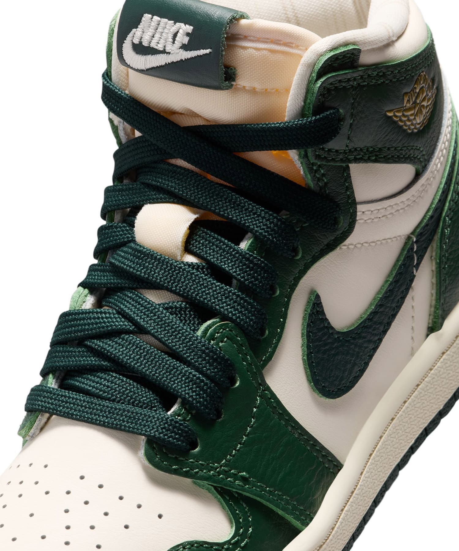 JORDAN BRAND JORDAN 1 RETRO HIGH OG (PS) PALE IVORY/PRO GREEN-FIR-COCONUT MILKの画像