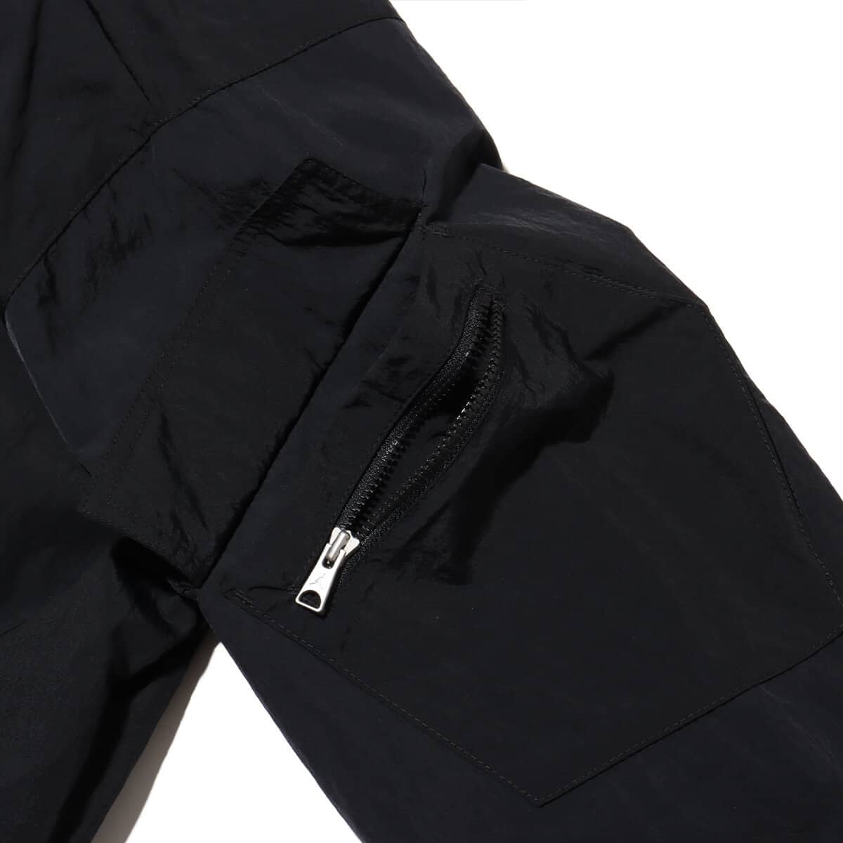 JORDAN BRAND AS M J ESS STMT LTWT RNGD JKT BLACKの画像
