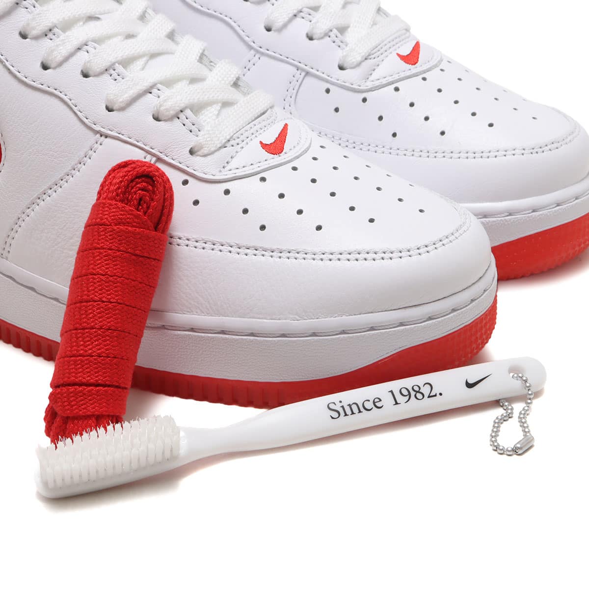 NIKE AIR FORCE 1 LOW RETRO WHITE/UNIVERSITY RED 23FA-Iの画像