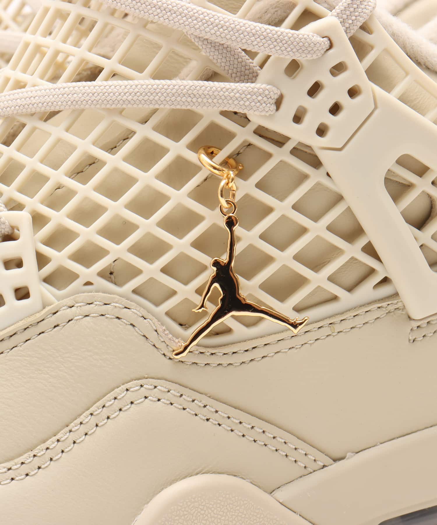 JORDAN BRAND WMNS AIR JORDAN 4 NET RATTAN/RATTAN-METALLIC GOLDの画像