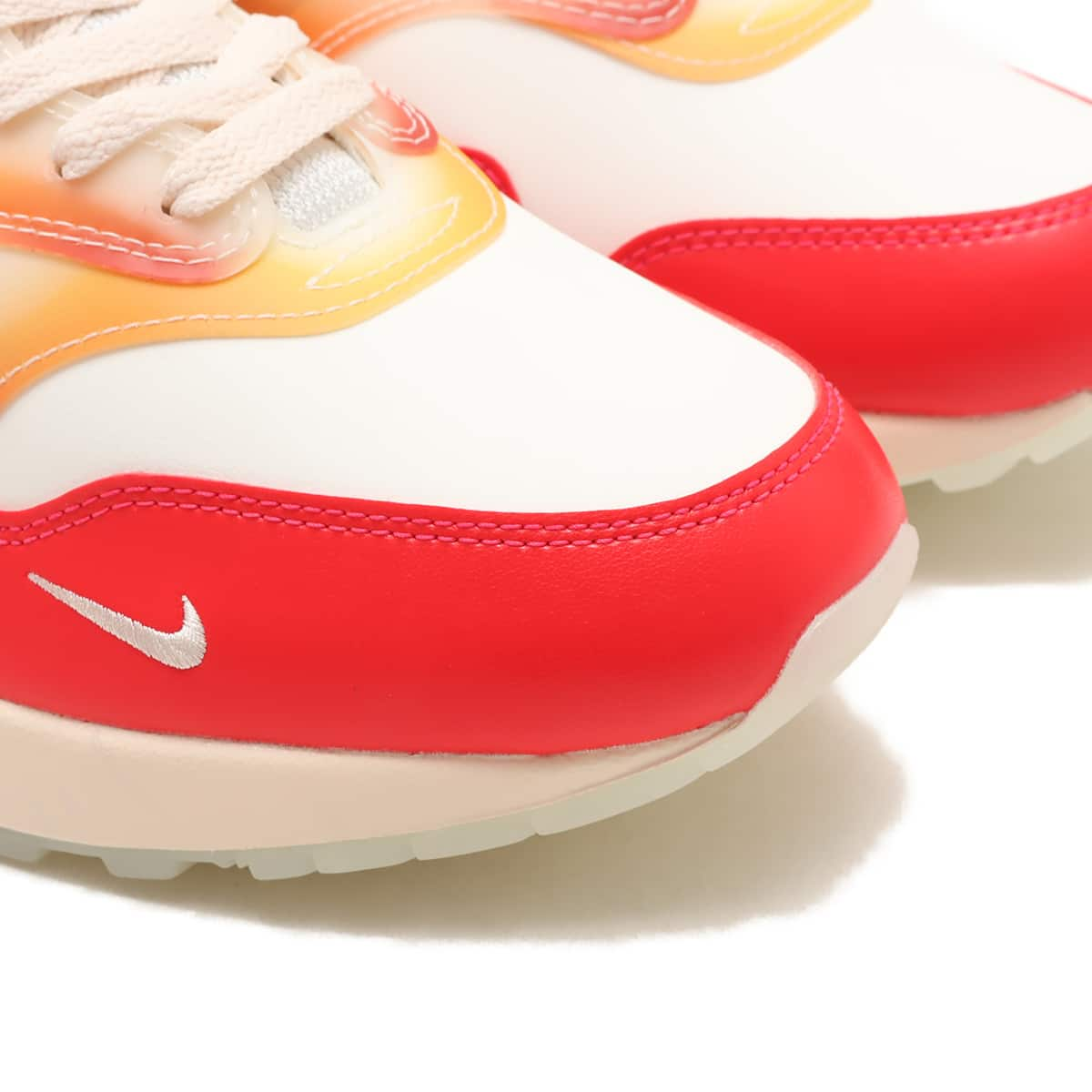 NIKE W AIR MAX 1 '87 PRM SAIL/METALLIC SILVER-SIREN RED-SUNDIAL