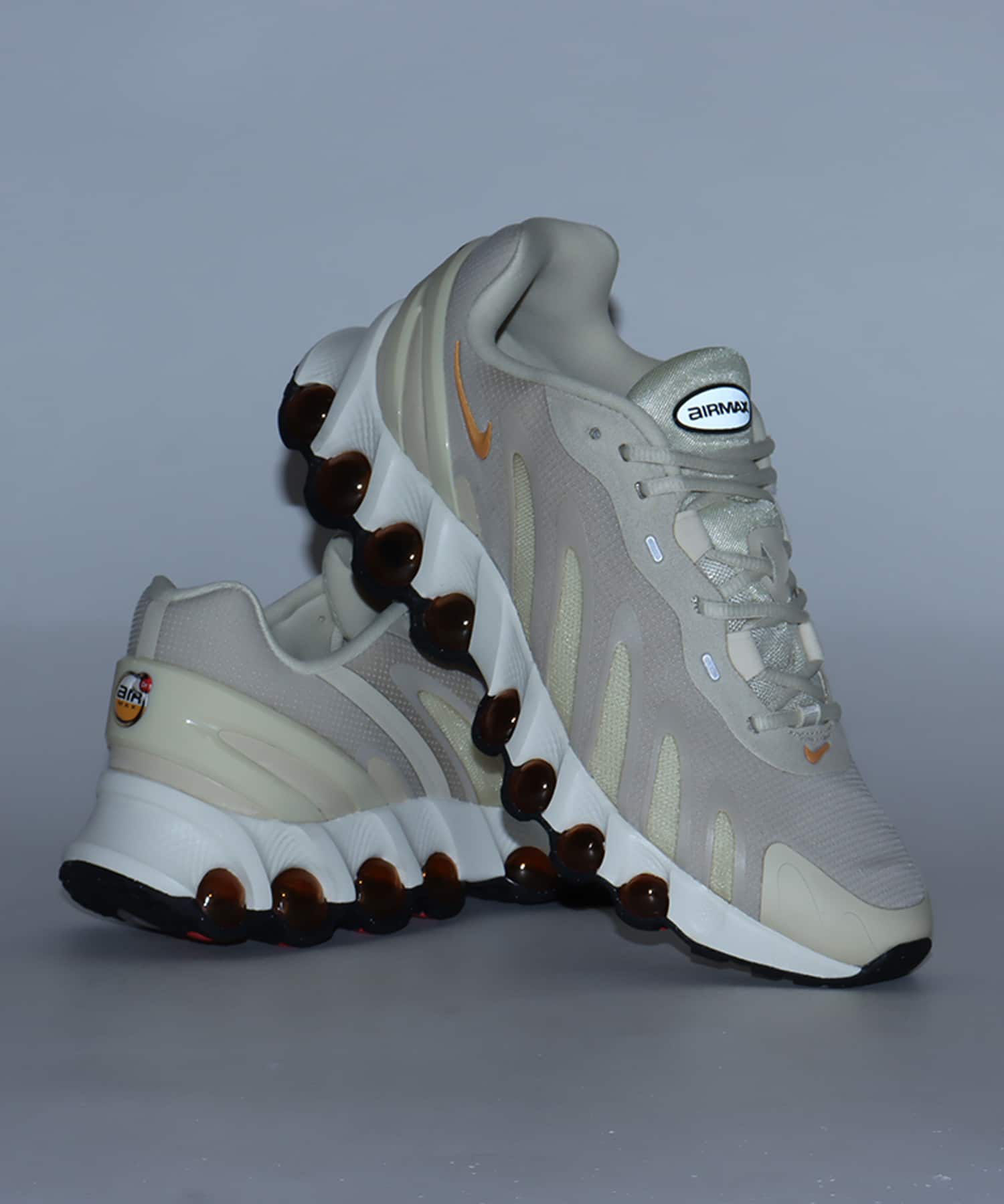 NIKE AIR MAX DN8 PURE PLATINUM/BLACK-PURE PLATINUM-BLACKの画像