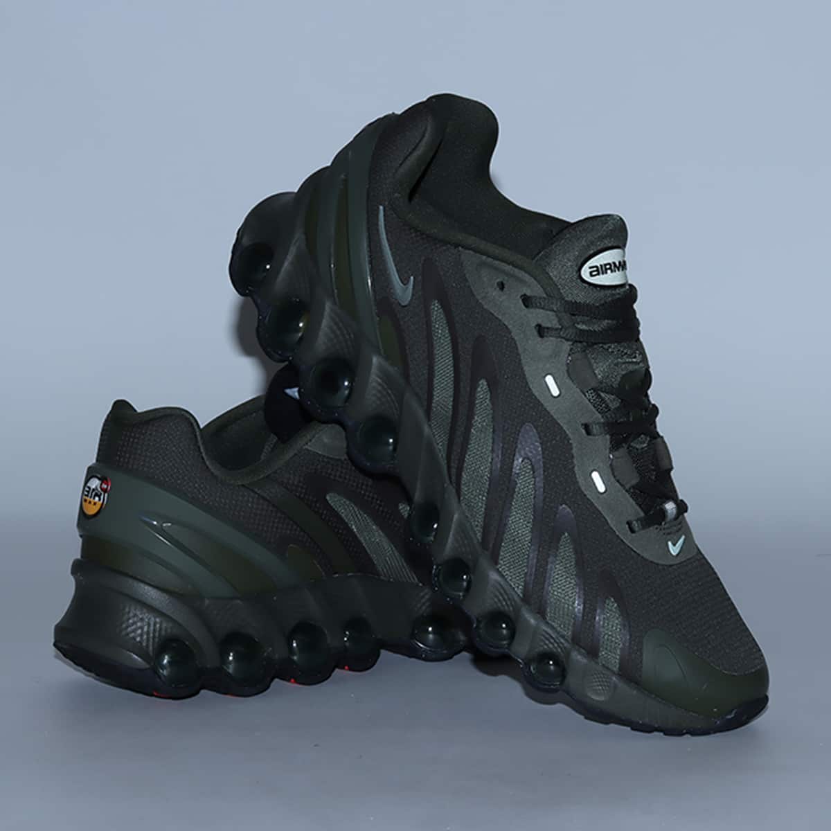 NIKE AIR MAX DN8 CARGO KHAKI/OIL GREEN-CARGO KHAKI-BLACKの画像