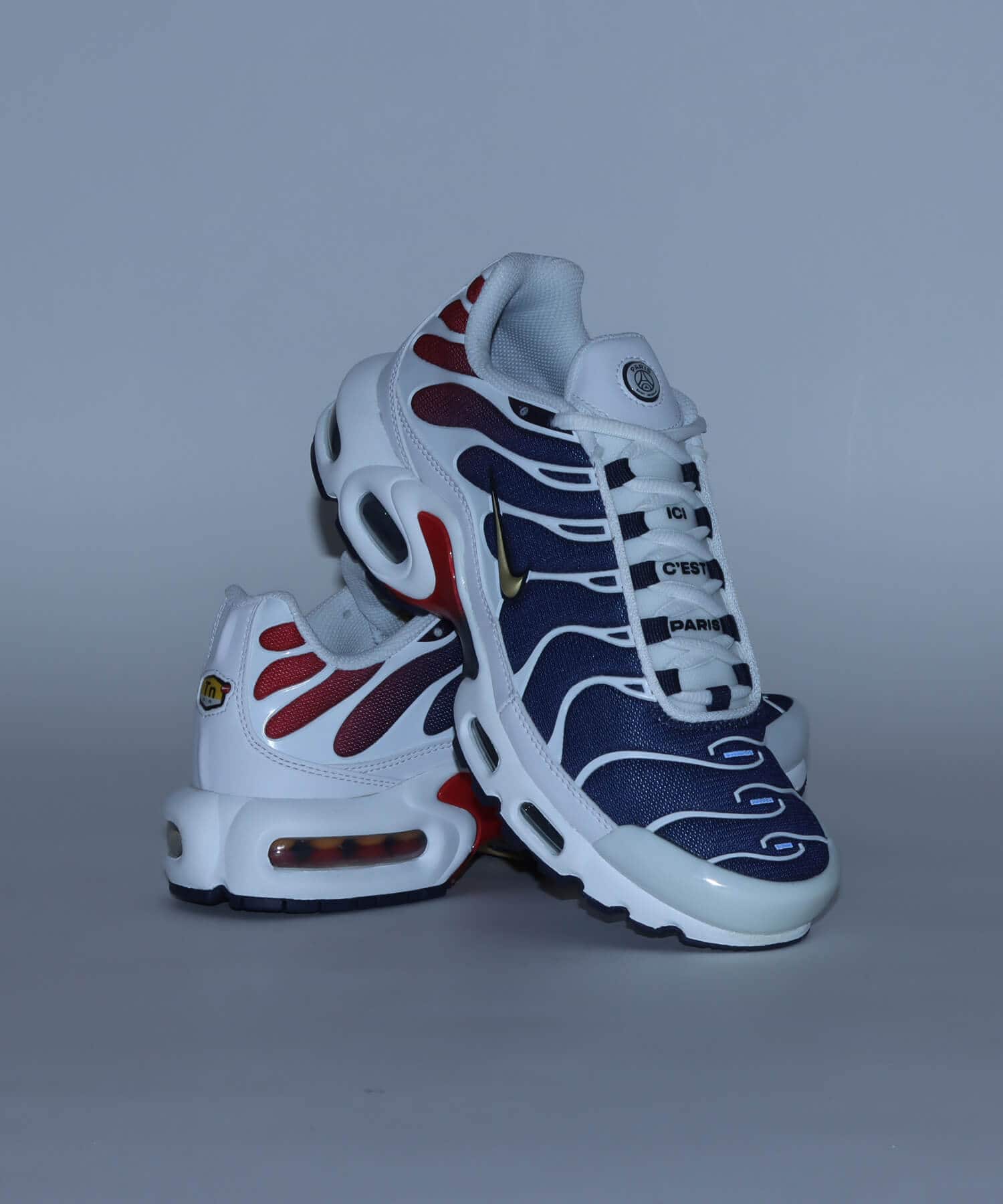 NIKE AIR MAX PLUS WHITE/METALLIC GOLD-MIDNIGHT NAVY の画像