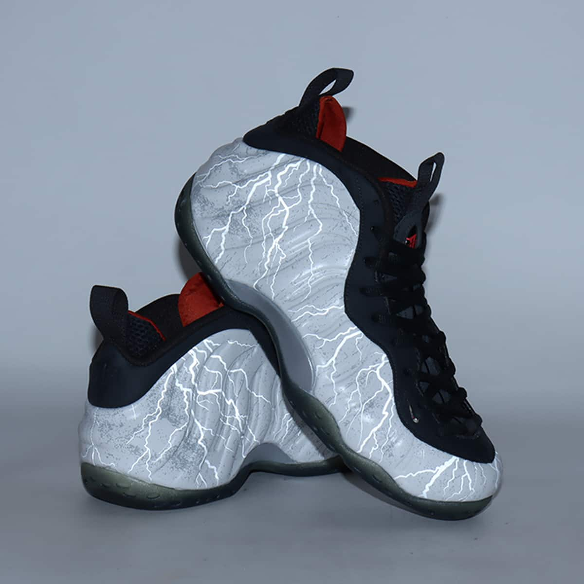 NIKE AIR FOAMPOSITE ONE PRM PHOTON DUST/MTLC DARK GREY-OFF NOIR