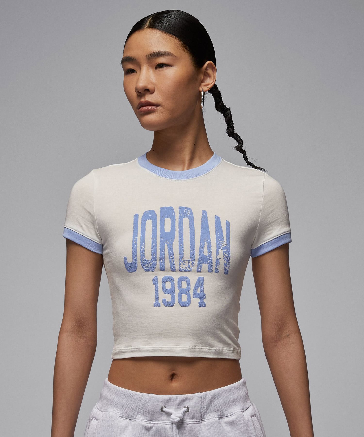 JORDAN BRAND AS W J SS SLIM CROP GFX TEE 84 SAILの画像