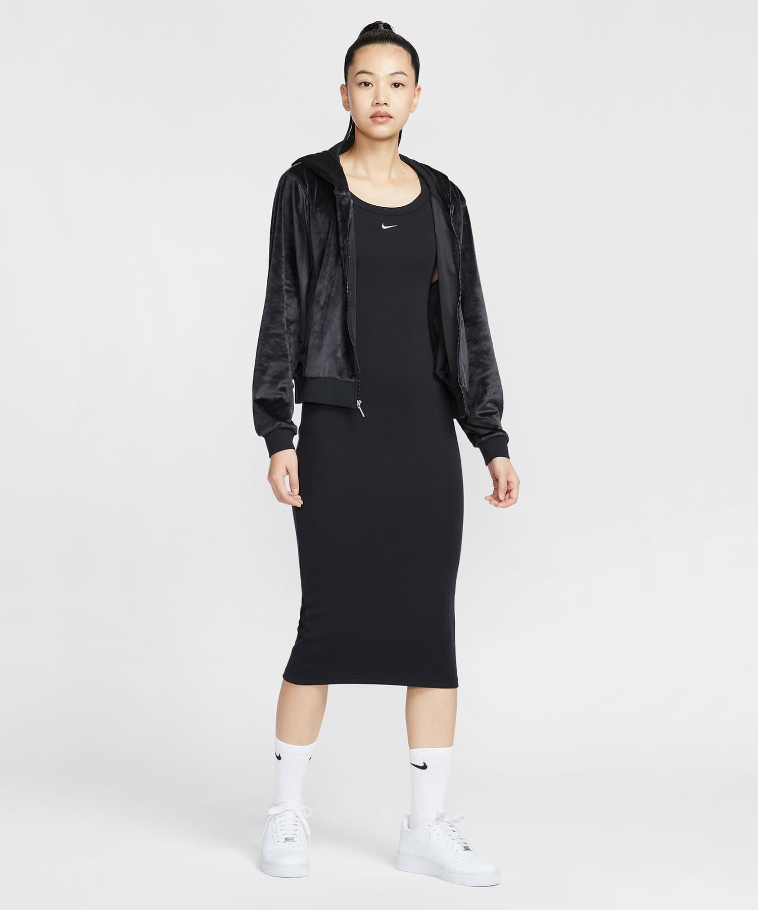 NIKE AS W NSW NK CHLL KNT MRIB TNK BLACK/SAILの画像