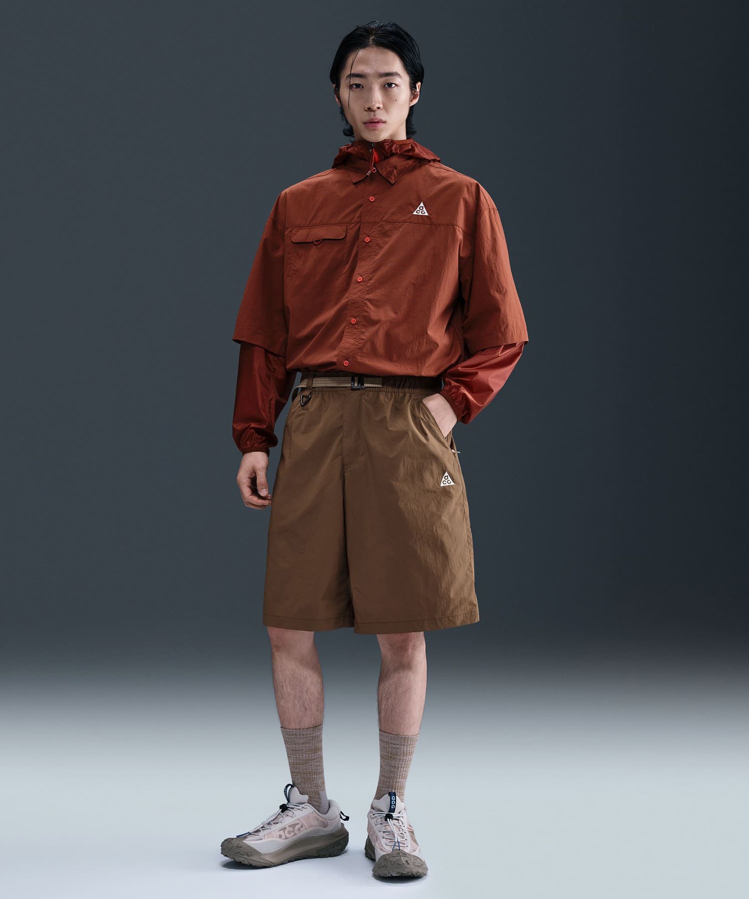 NIKE AS U ACG UV RPL ORB WVER OS SH MOSSWOOD BROWN/SUMMIT WHITEの画像