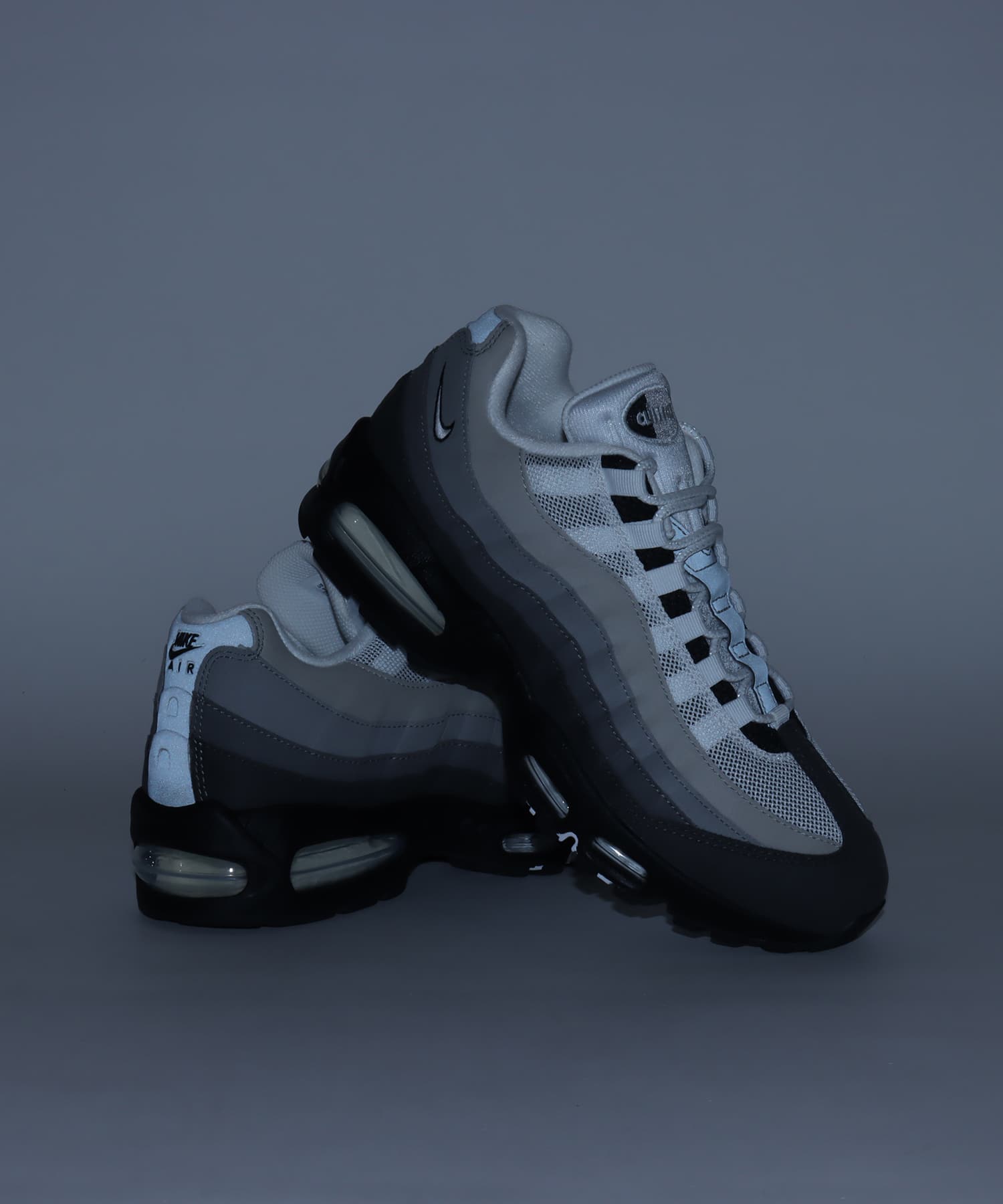 NIKE AIR MAX 95 BIG BUBBLE BLACK/WHITE-MEDIUM ASH-DK PEWTERの画像