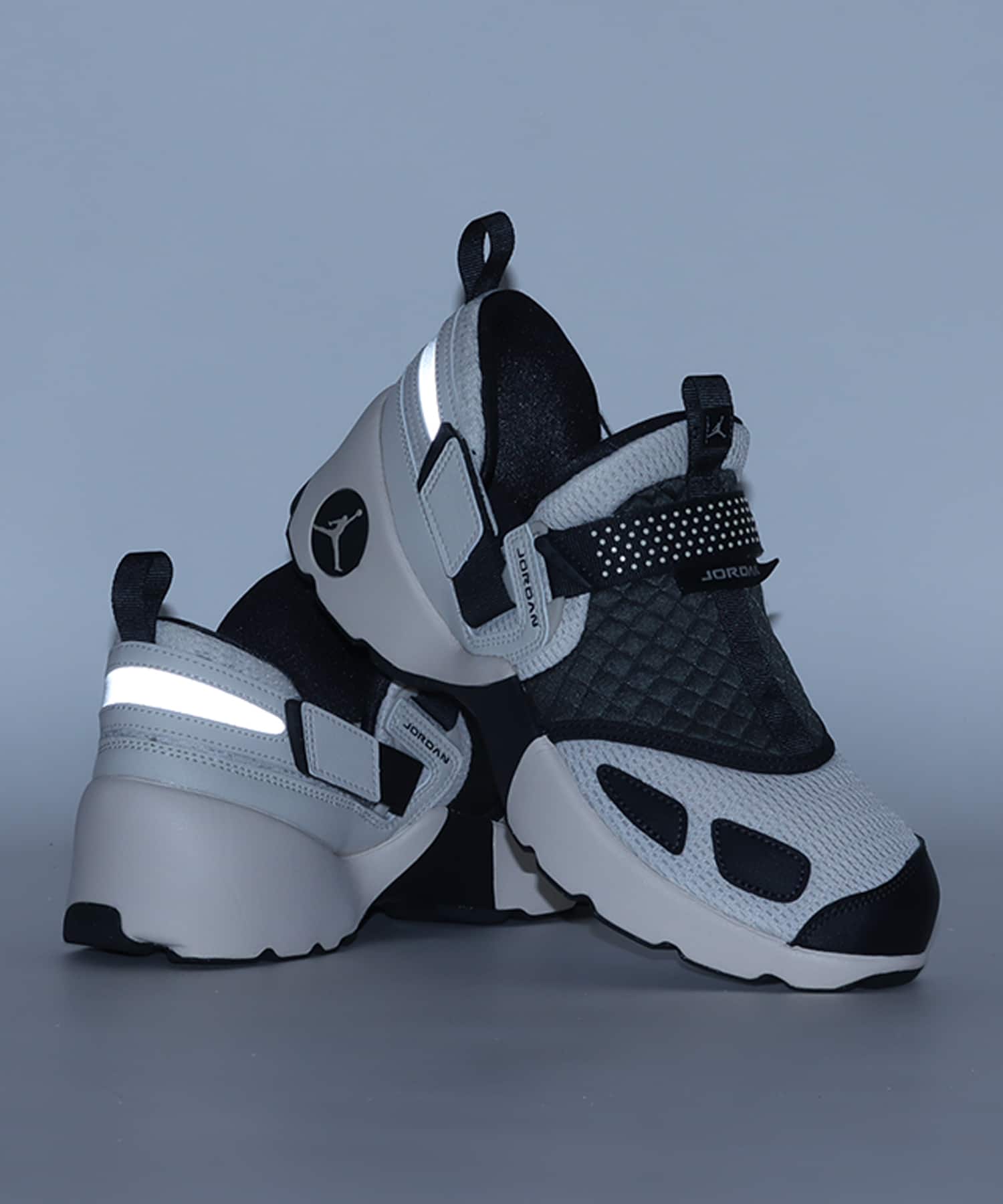 JORDAN BRAND WMNS JORDAN TRUNNER LX LT OREWOOD BRN/ANTHRACITEの画像