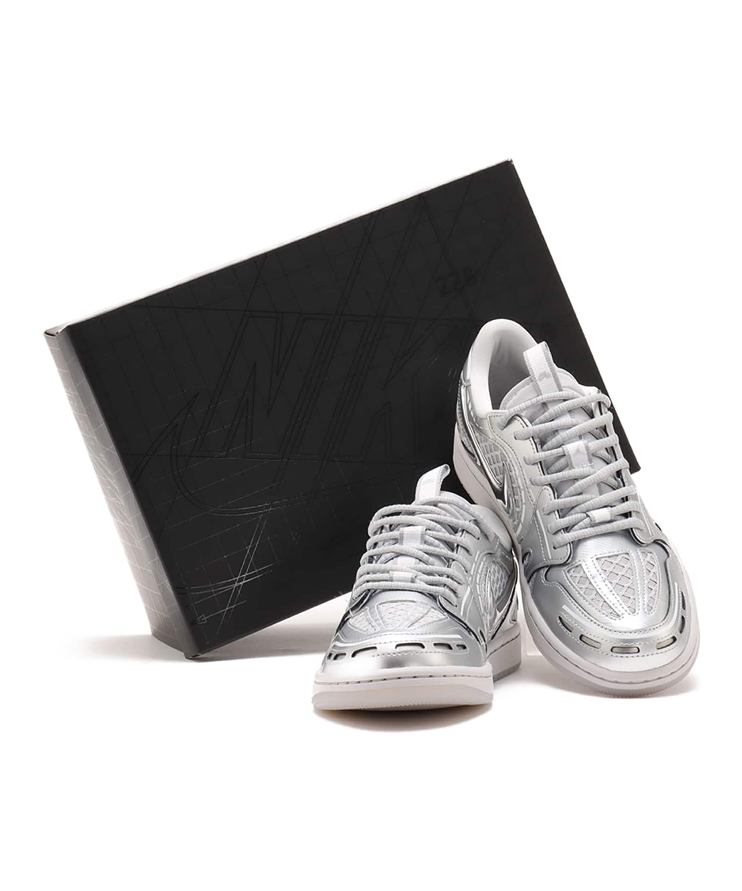 JORDAN BRAND WMNS AIR JORDAN 1 MM LOW V3 NEUTRAL GREY/METALLIC SILVER-WHITEの画像