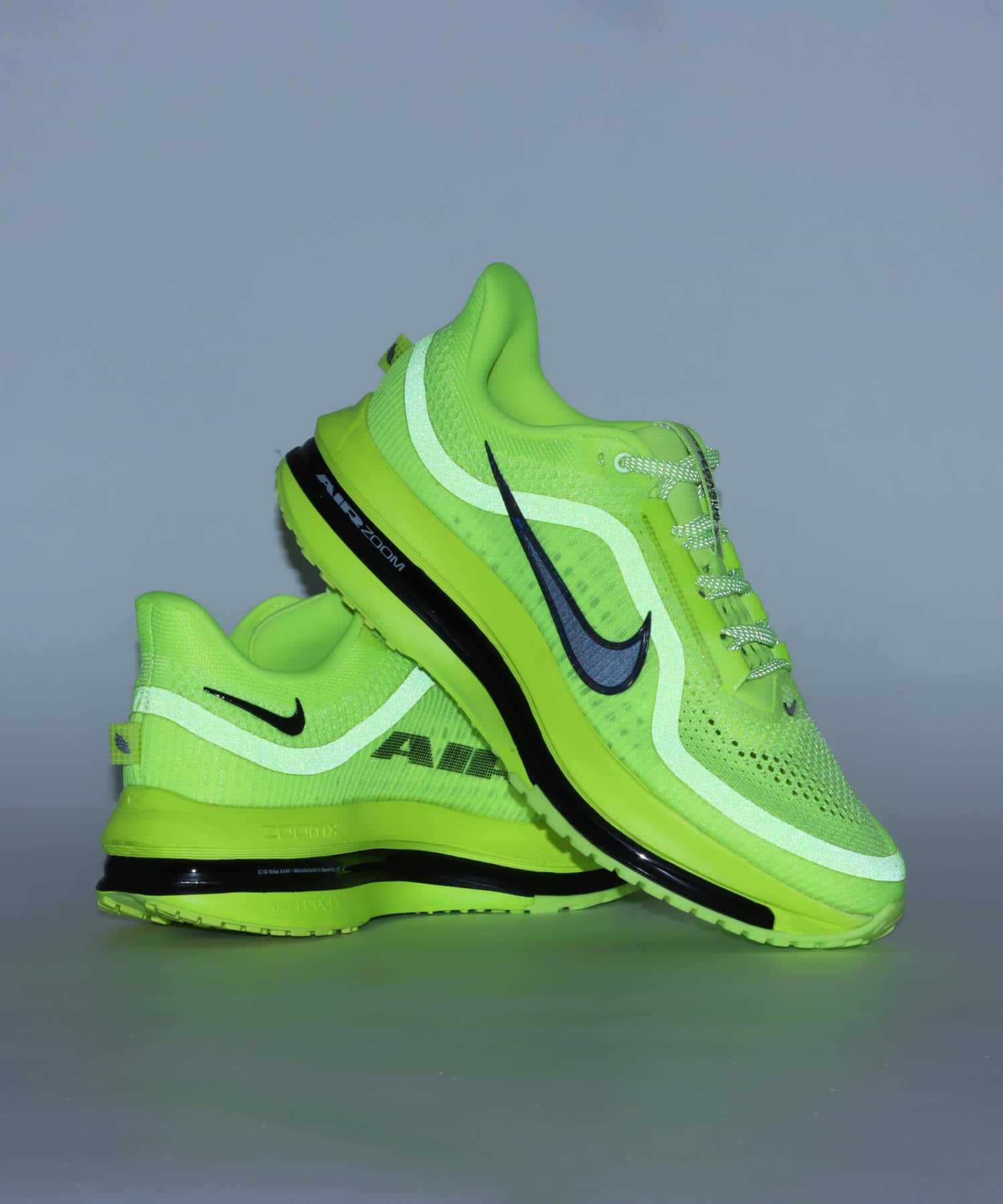 NIKE PEGASUS PREMIUM VOLT/BLACK-VOLT-WHITEの画像