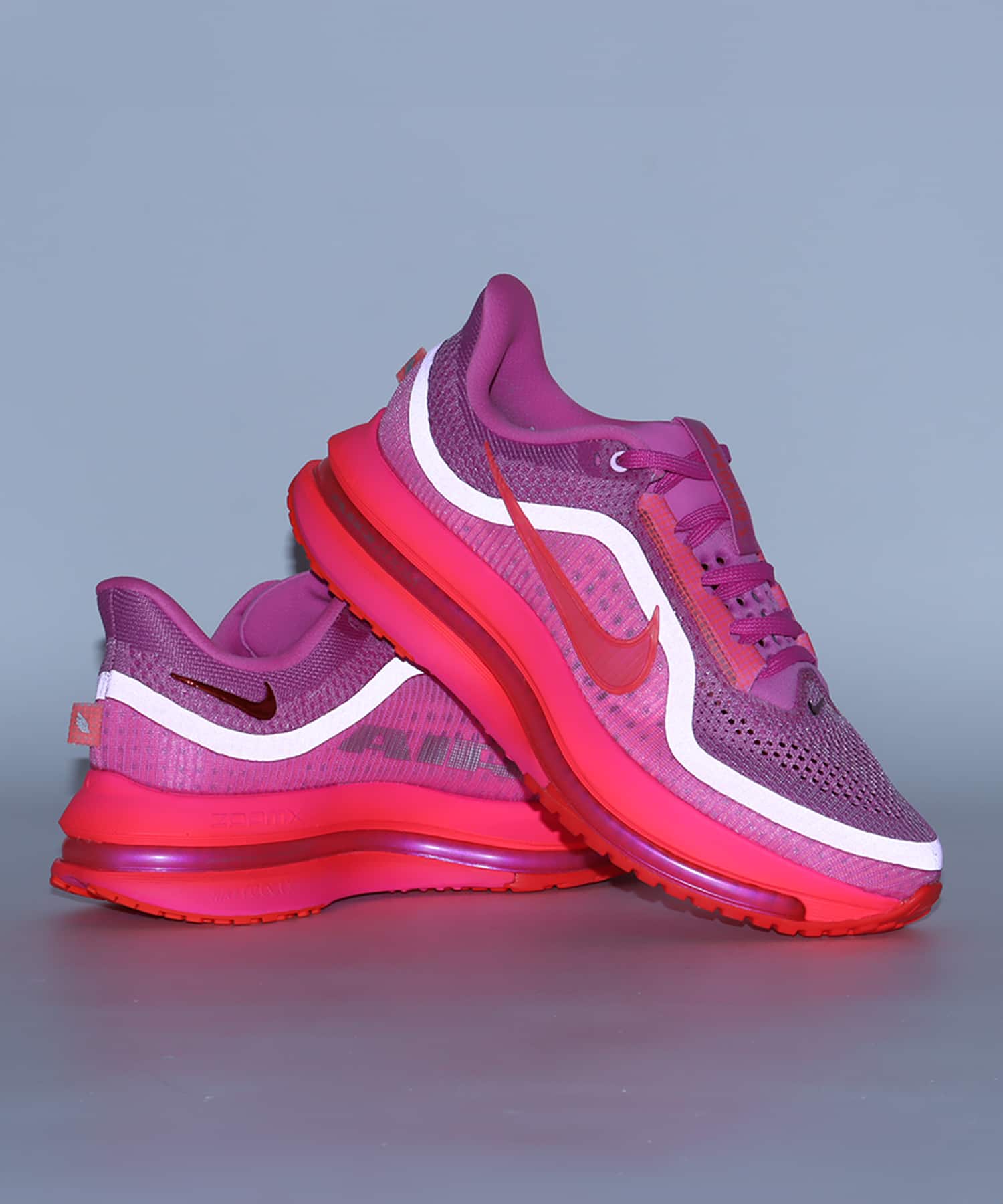 NIKE W PEGASUS PREMIUM PLAYFUL PINK/BRIGHT CRIMSON-HYPER PINKの画像