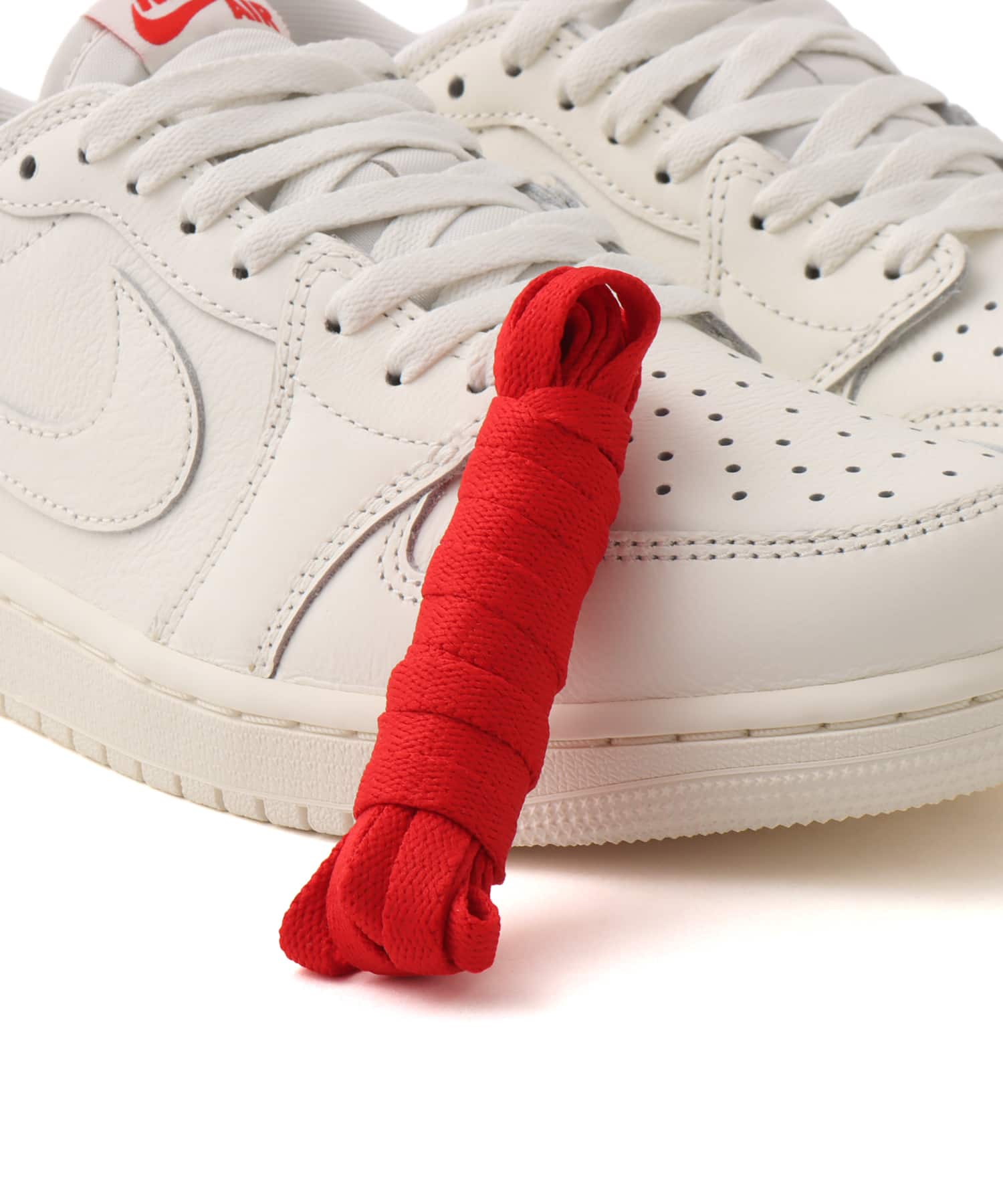 JORDAN BRAND AIR JORDAN 1 RETRO LOW OG SAIL/SAIL-UNIVERSITY REDの画像