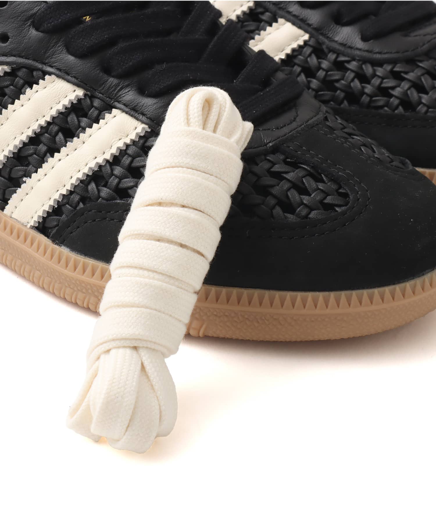 adidas SAMBA OG W CBLACK/CREWHT/GOLDMTの画像
