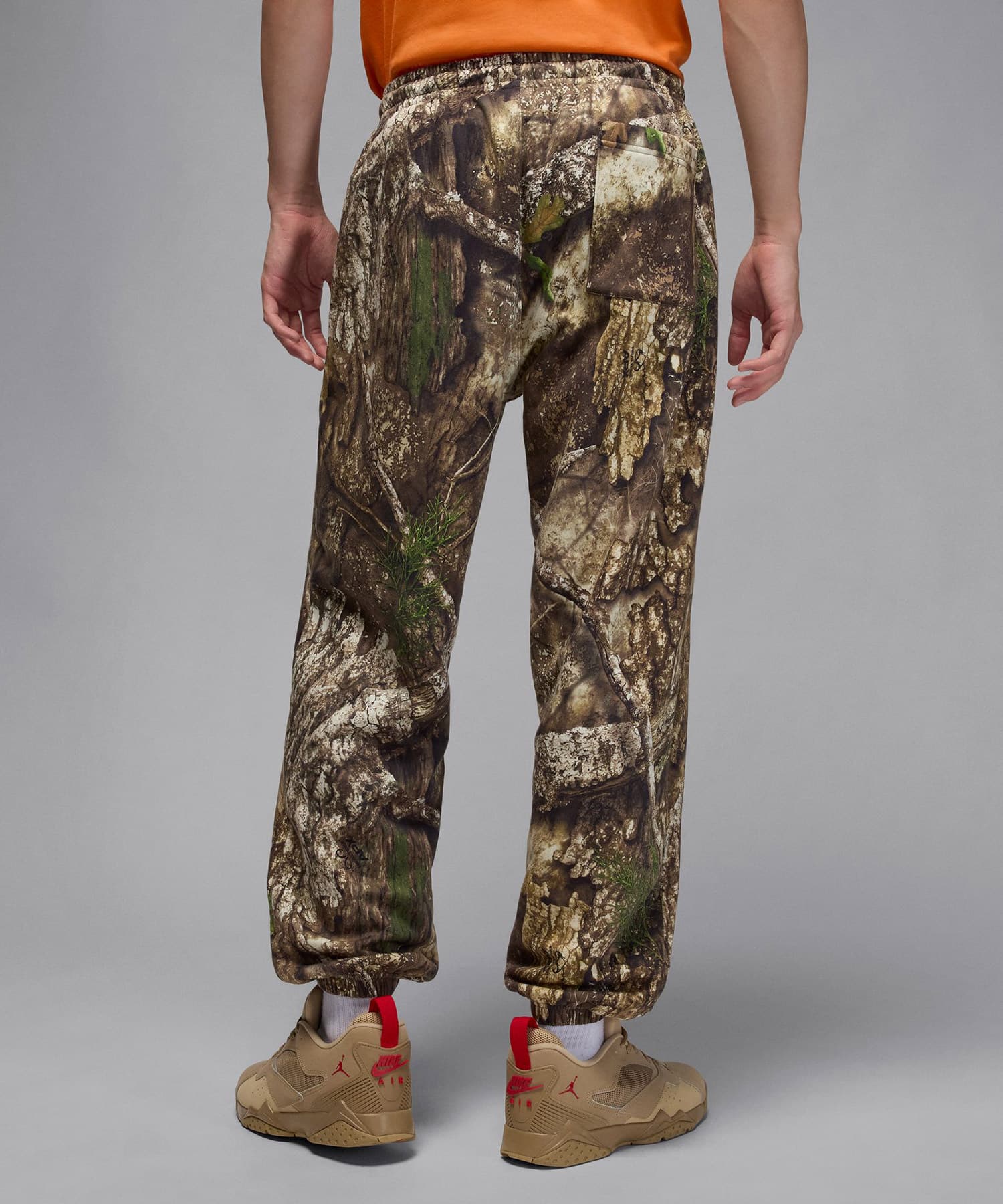 JORDAN BRAND M J BRK FLC PANT RLT MEDIUM OLIVE/SAILの画像