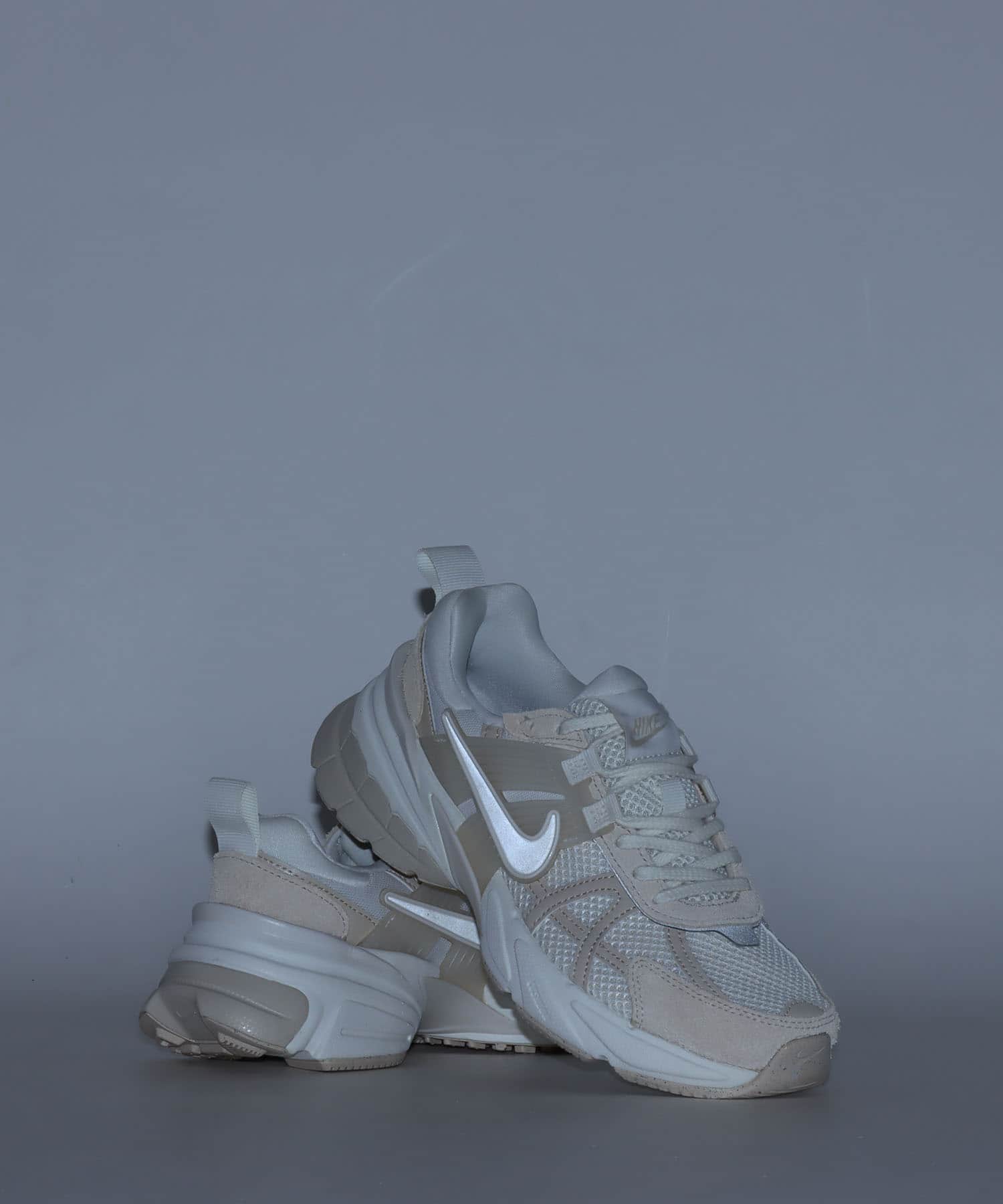 NIKE W V2K RUN SAIL/SAIL-SANDDRIFT-PHANTOM の画像