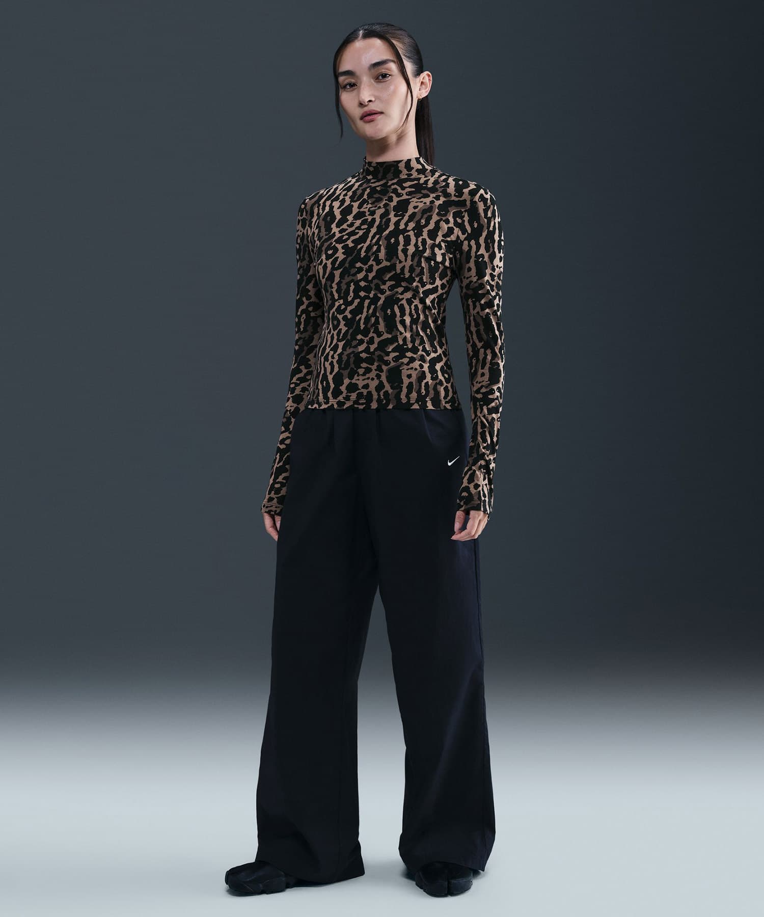 NIKE AS W NSW NK CHLL KNIT TEE PNX BLACKの画像