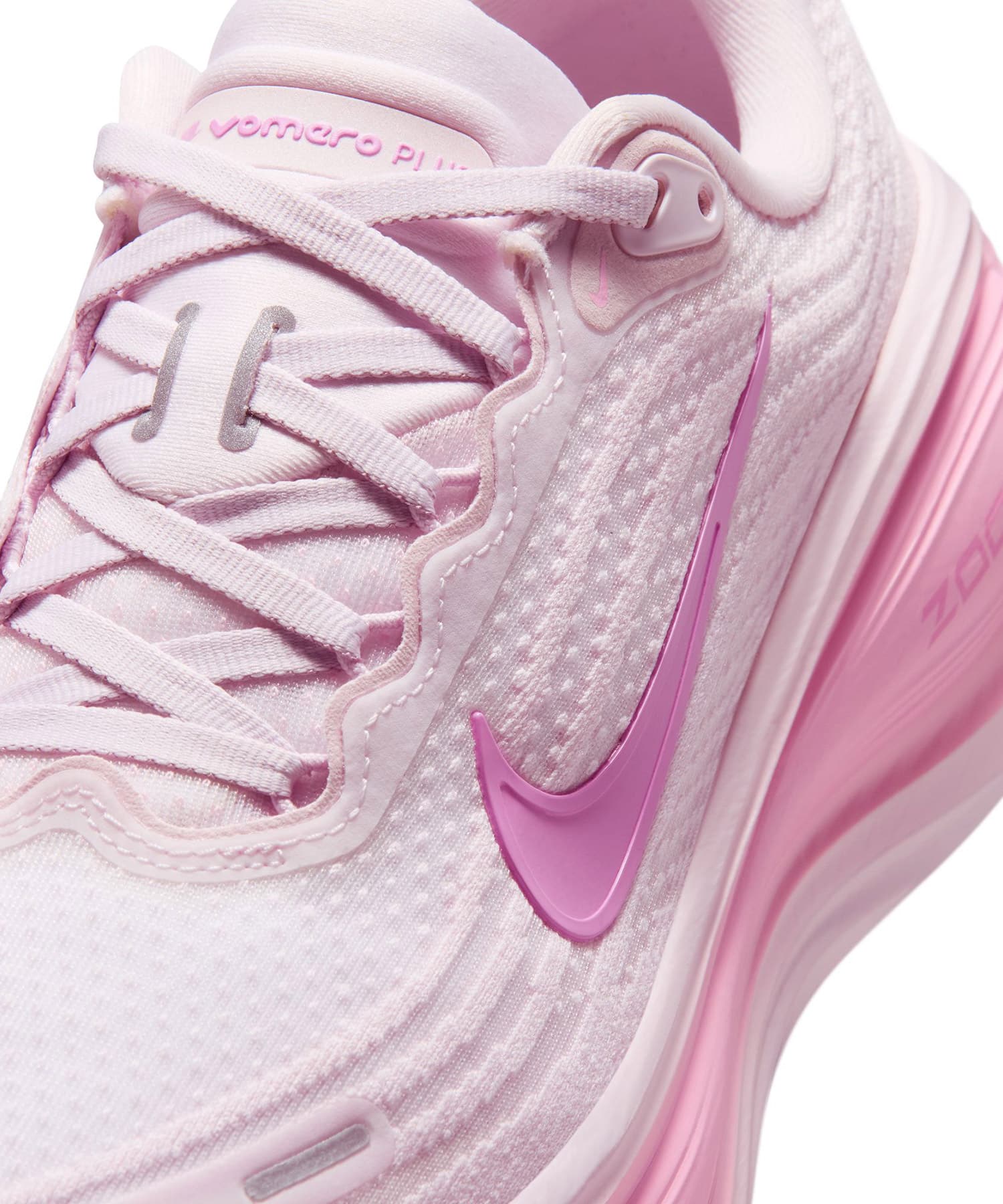 NIKE W VOMERO PLUS BLEACHED LILAC/LT MAGENTA-PINK RISE-PINK FOAM-PERFECT PINK-PINK SMOKEの画像