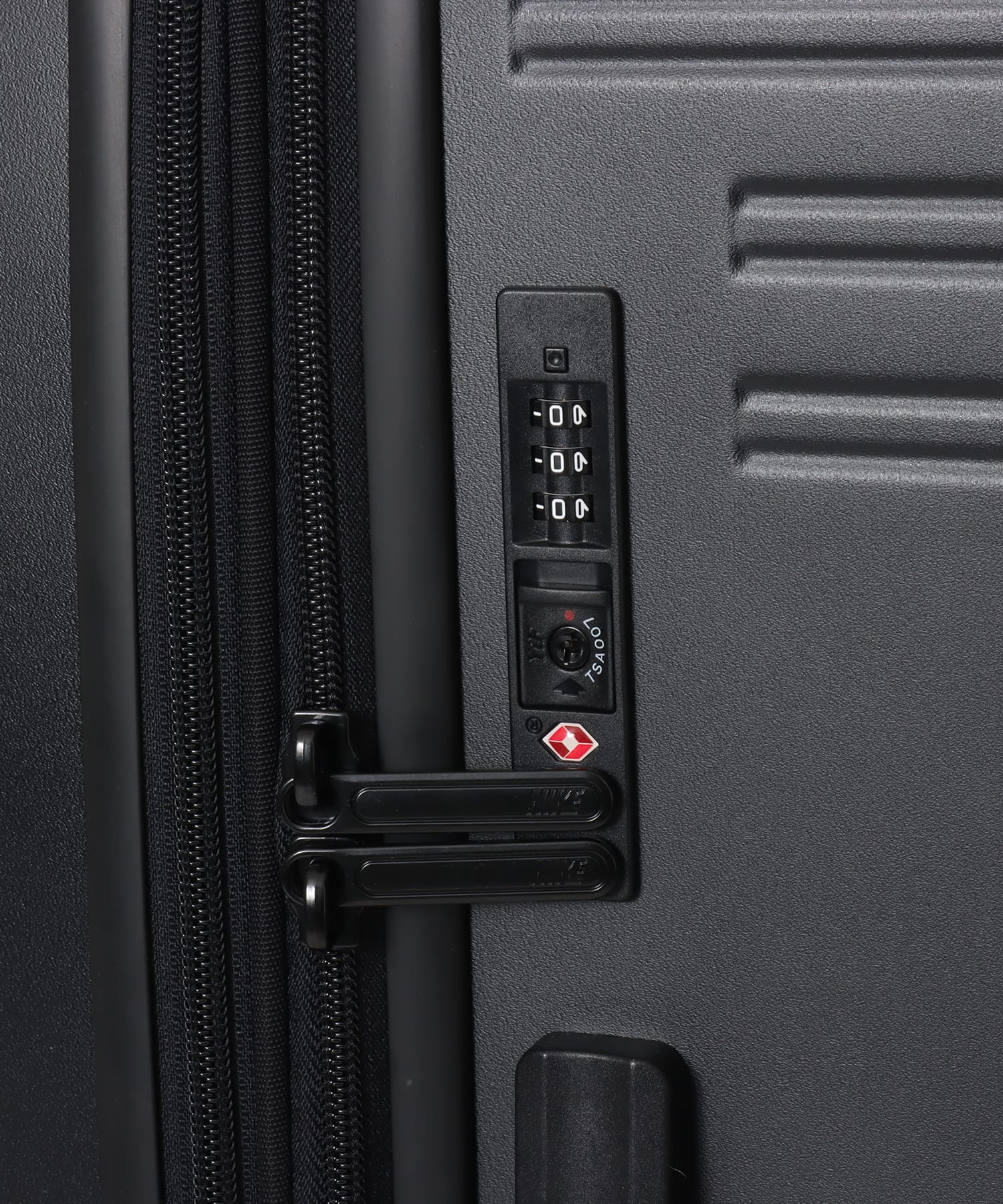 NIKE NK 29IN HARDSHELL LUGGAGE BLACKの画像