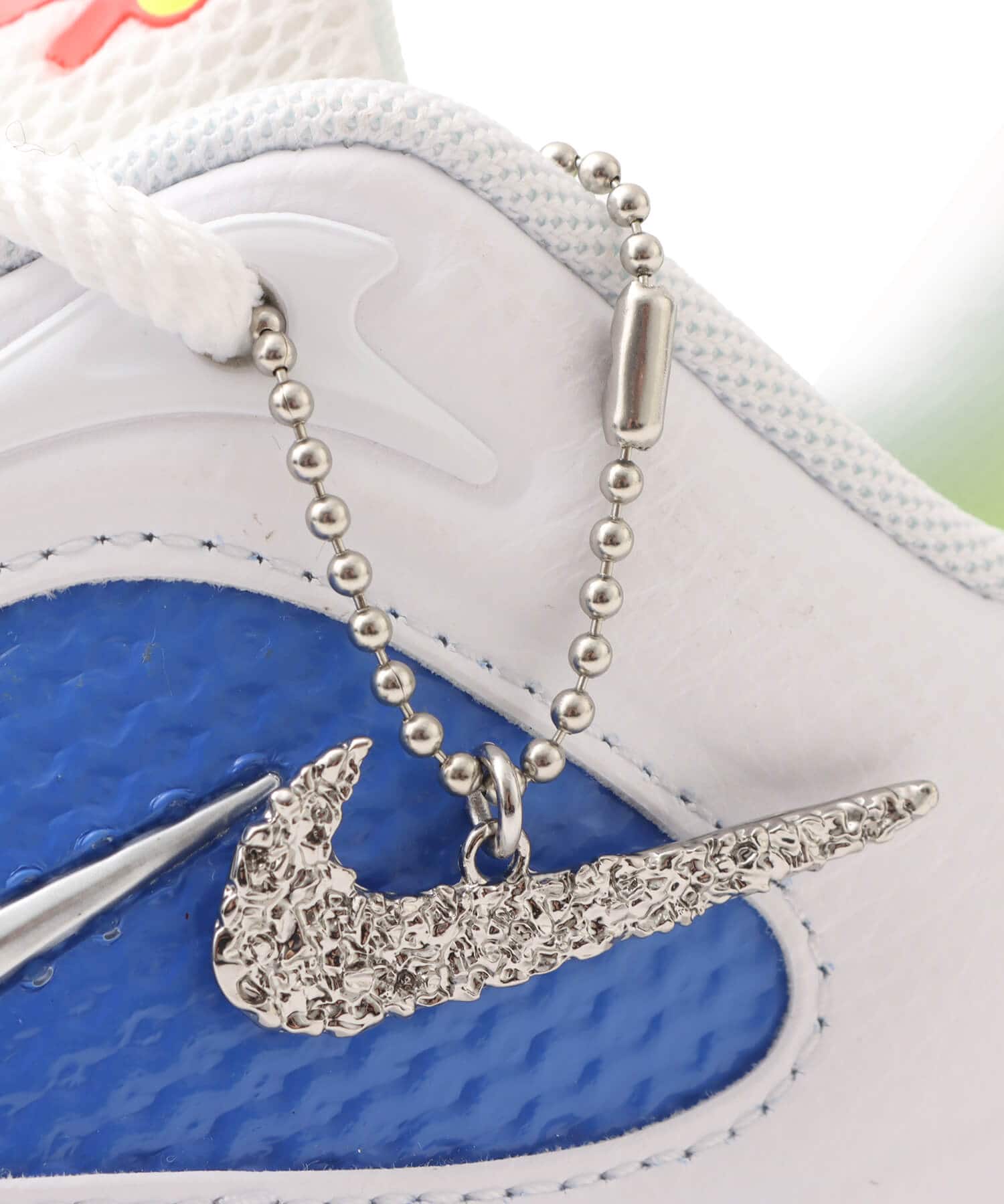 NIKE WMNS AIR MAX MUSE VC WHITE/METALLIC SILVER-RACER BLUEの画像