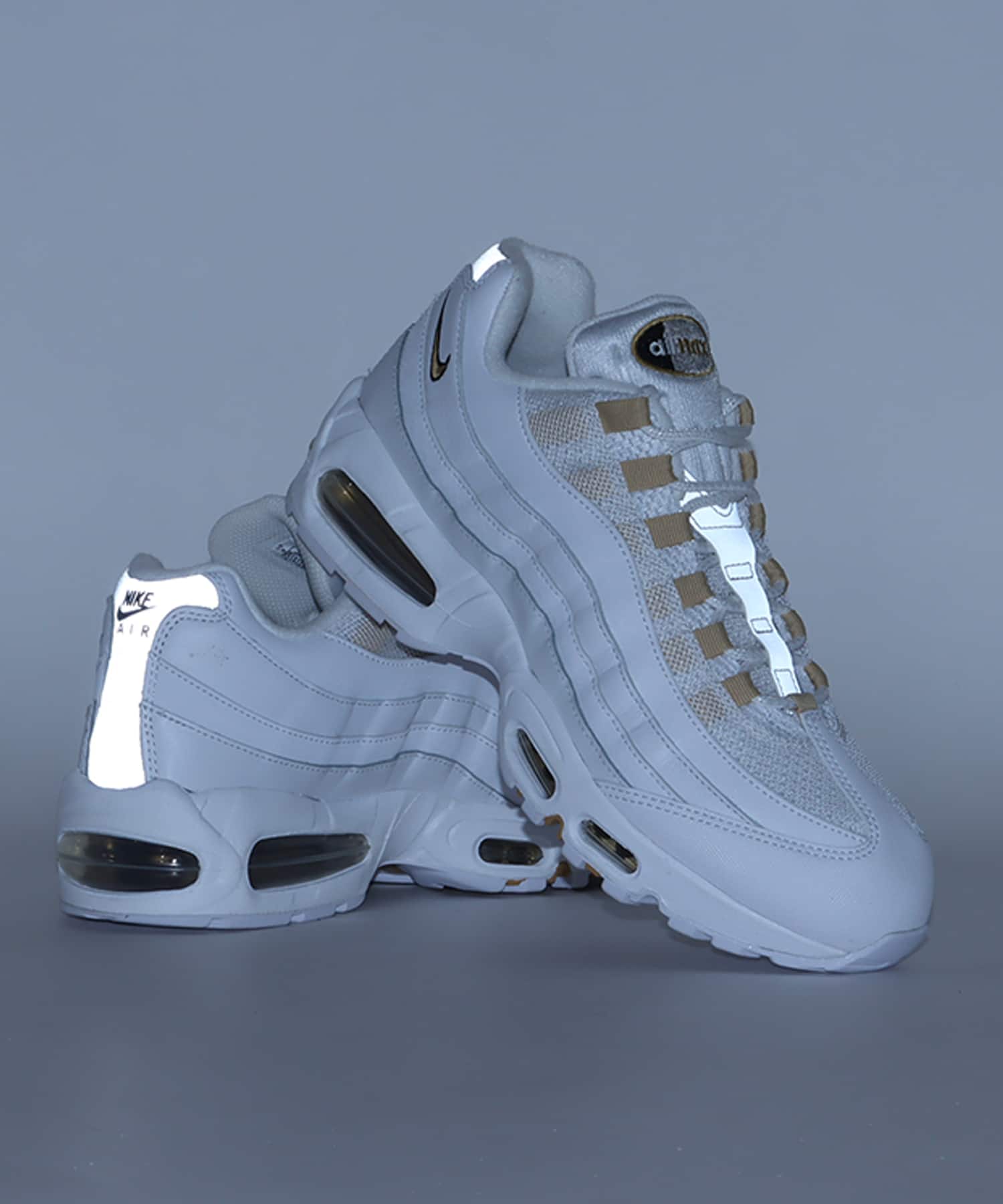 NIKE AIR MAX 95 OG WHITE/METALLIC GOLD-BLACK-PEARL GREYの画像
