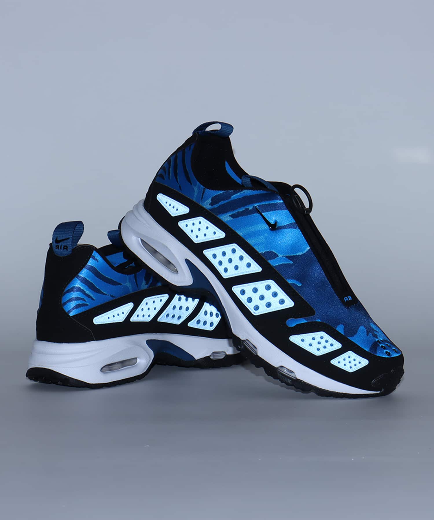 NIKE W AIR MAX SNDR CAMO COURT BLUE/BLACK-ALUMINUM-BLUE TINTの画像