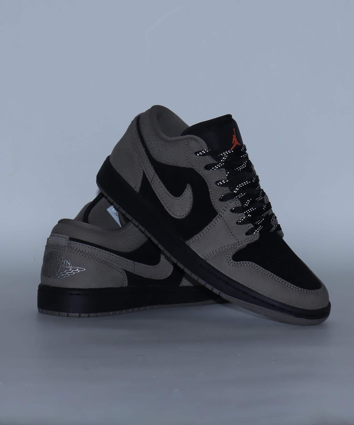 JORDAN BRAND AIR JORDAN 1 LOW SE BLACK/OLIVE GREY-LT WILD MANGOの画像