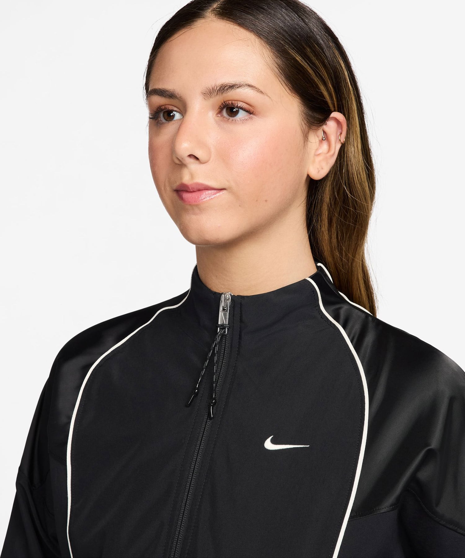 NIKE AS W NSW SHRUNKEN TRK JKT MOD BLACKの画像