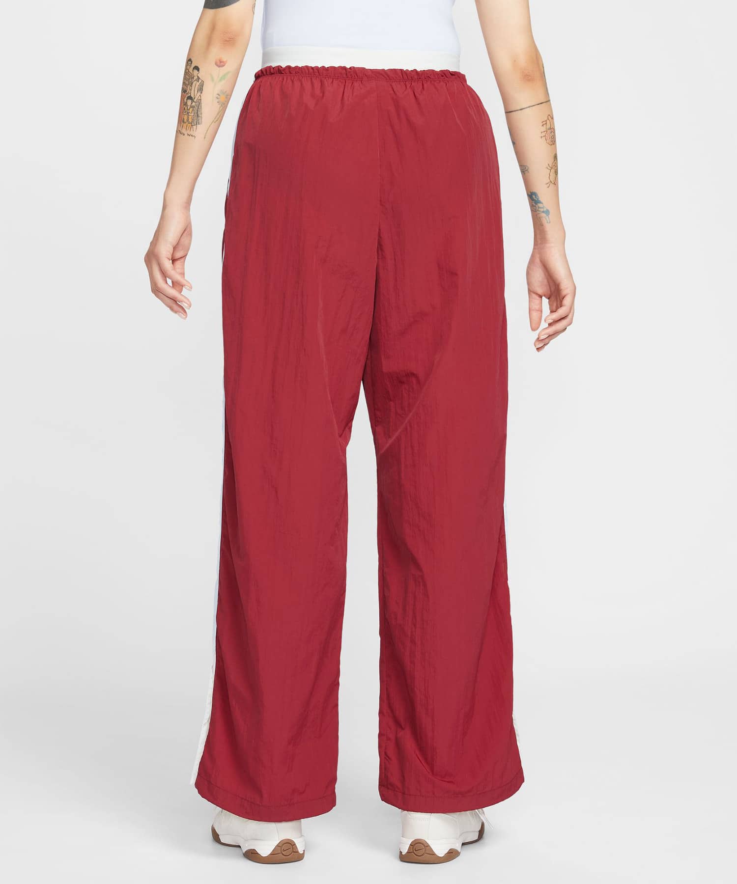 NIKE AS W NSW PARACHUTE HR PANT REDの画像