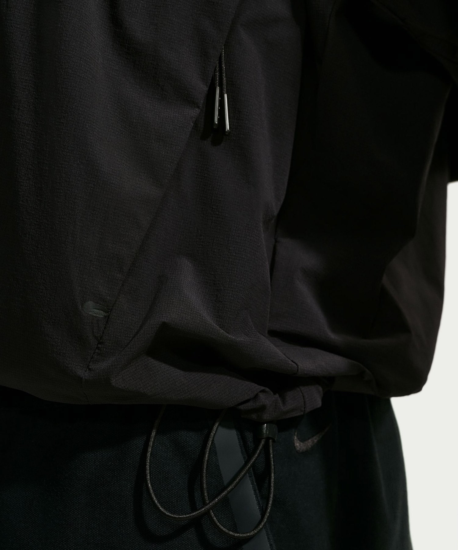 NIKE AS M NK UV TECH HELIOS SUN T P TOP BLACKの画像