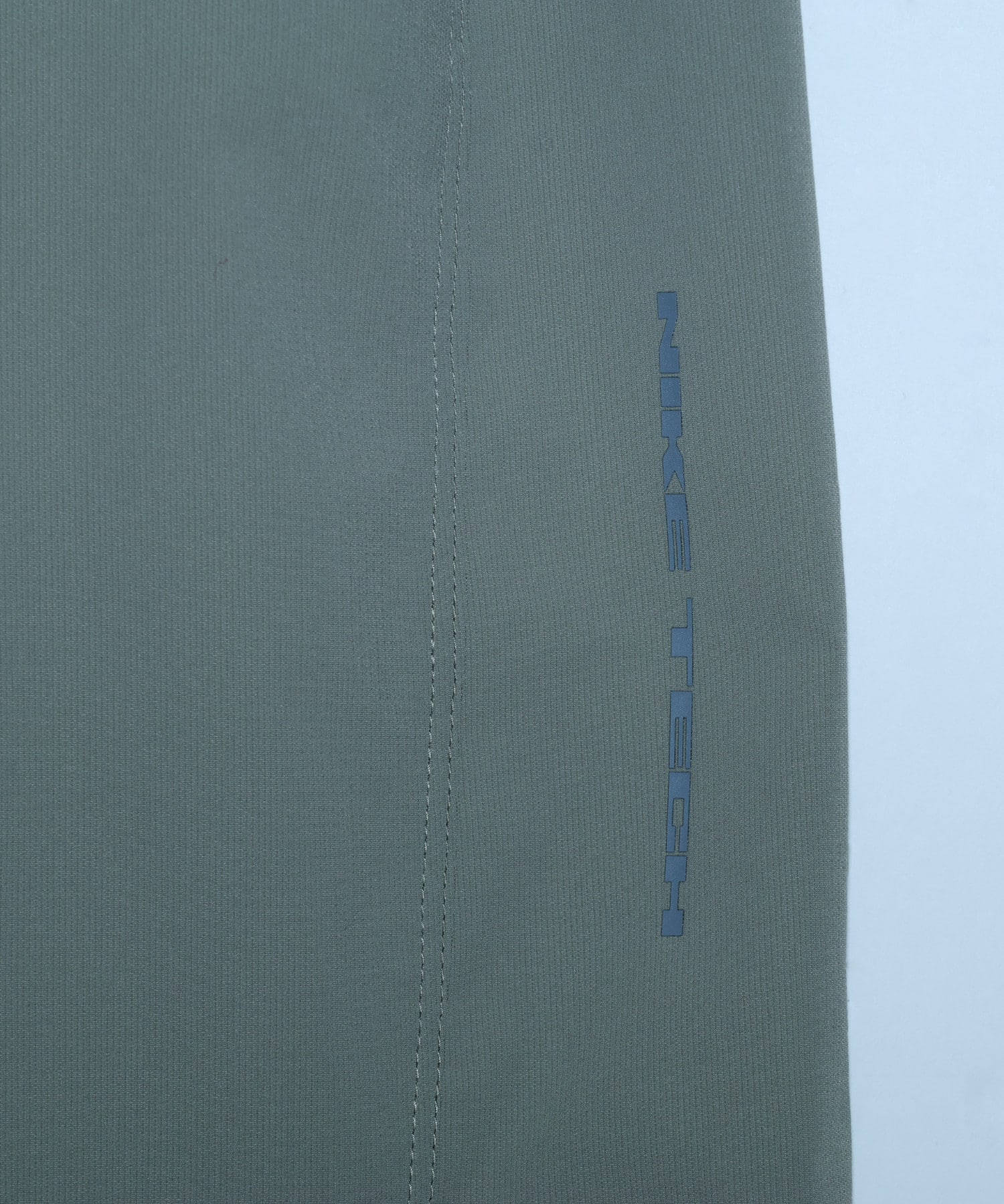 NIKE AS M NK UV TECH HELIOS SUN PNT GRAYの画像