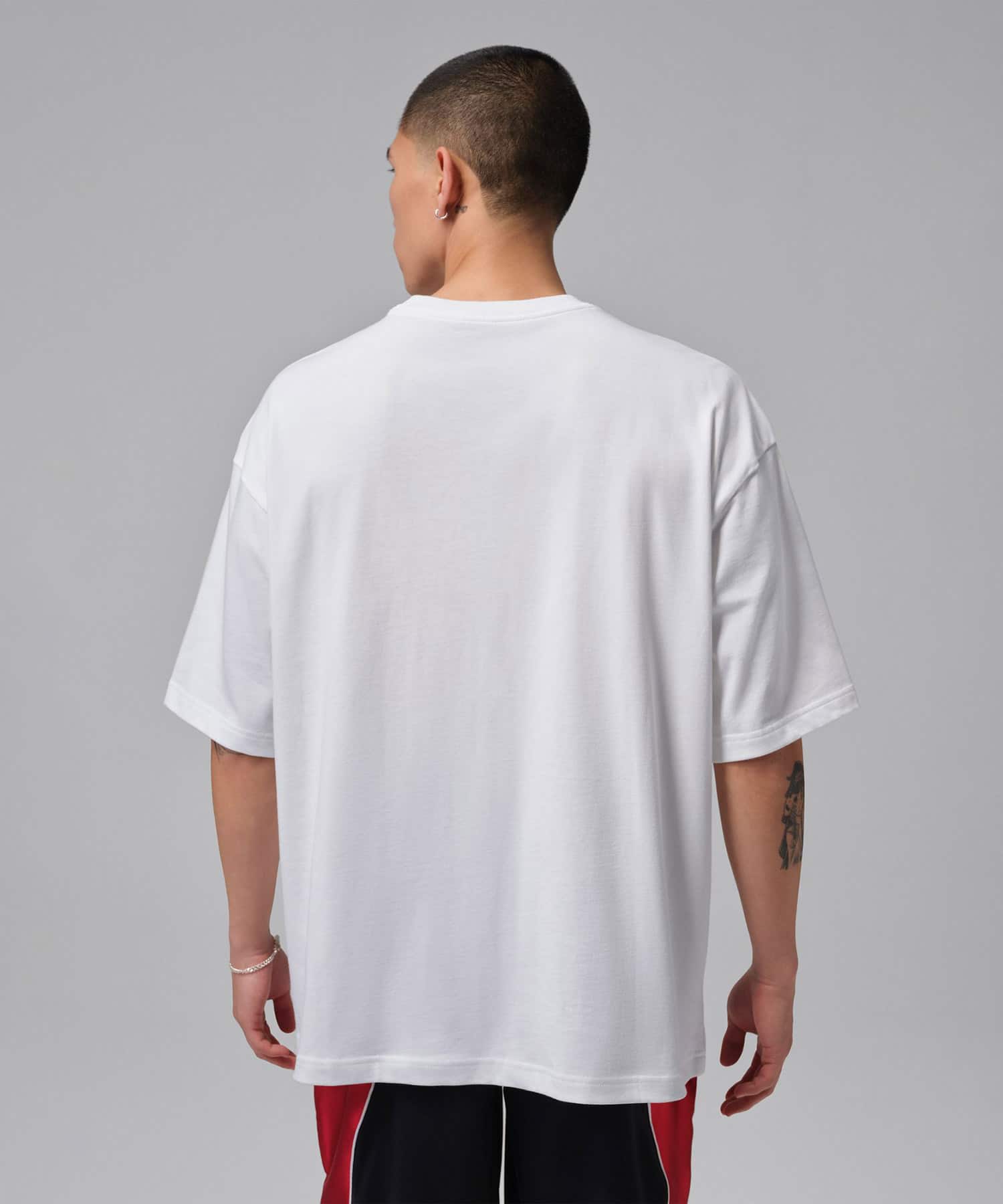 JORDAN BRAND M J FLT GFX OVSZ SS CREW WHITEの画像