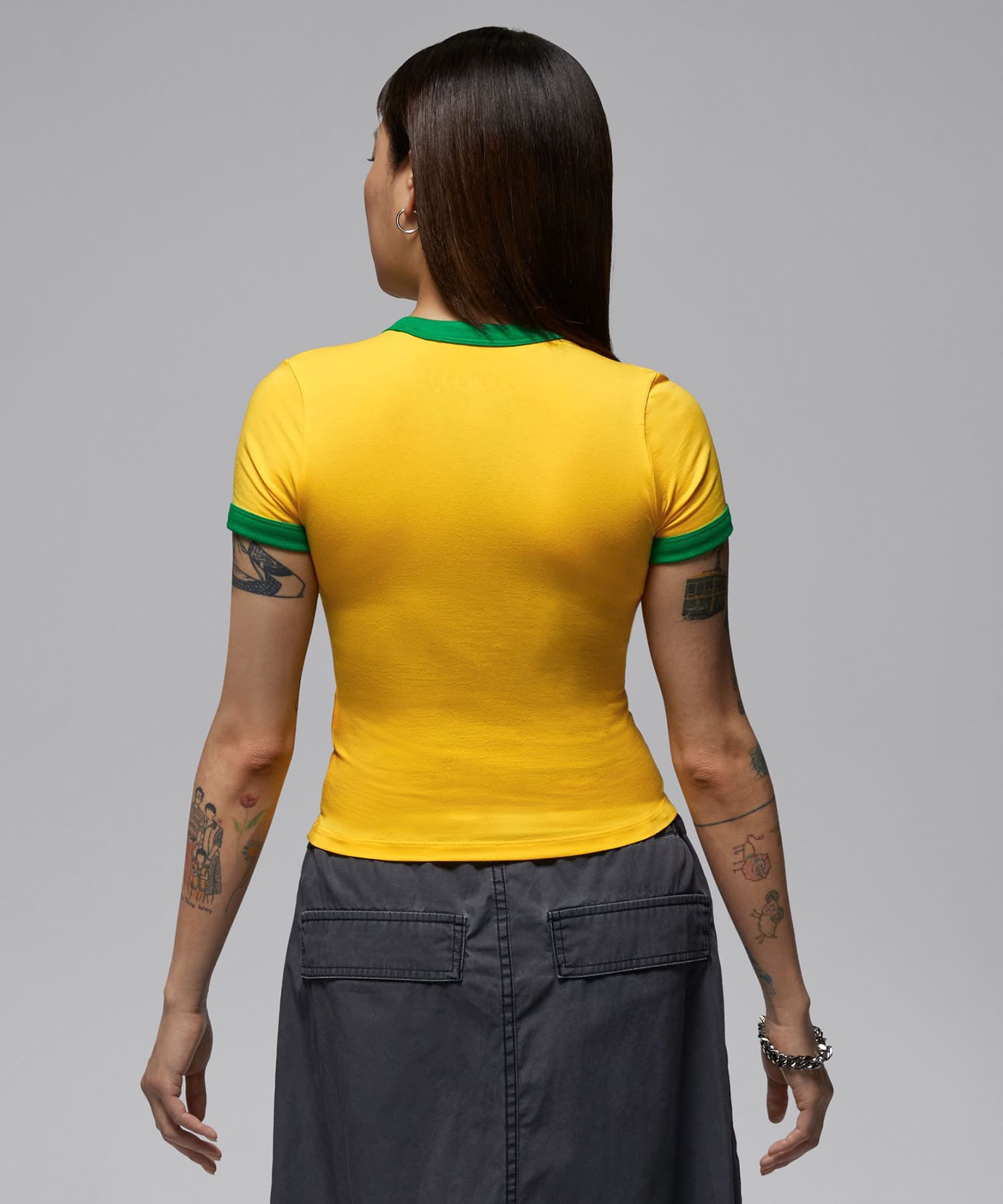 JORDAN BRAND AS W J SS RETRO GFX CREW P6 VARSITY MAIZE/LUCKY GREENの画像