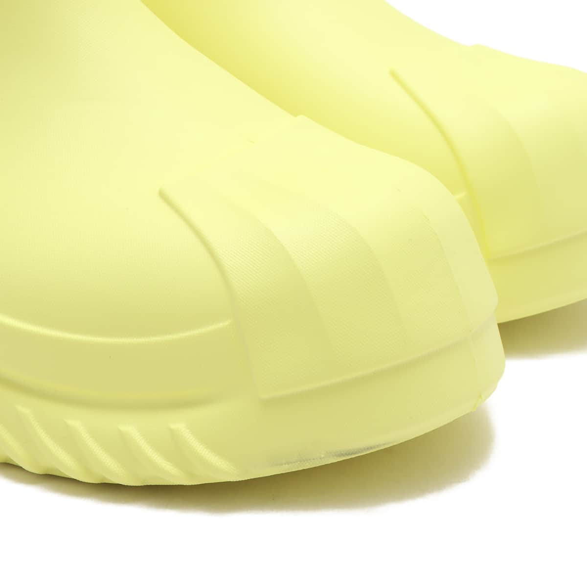 adidas ADIFOM SST BOOT W PULSEYELLOW/PULSEYELLOW/COREBLACKの画像