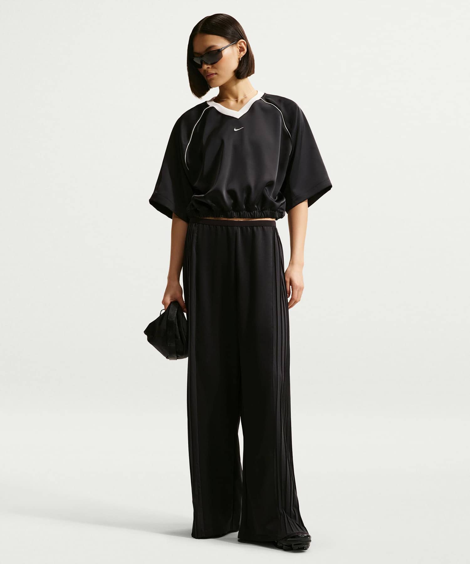 NIKE AS W NSW OFFLN WVN STN SS TOP BLACK/(SAIL)の画像