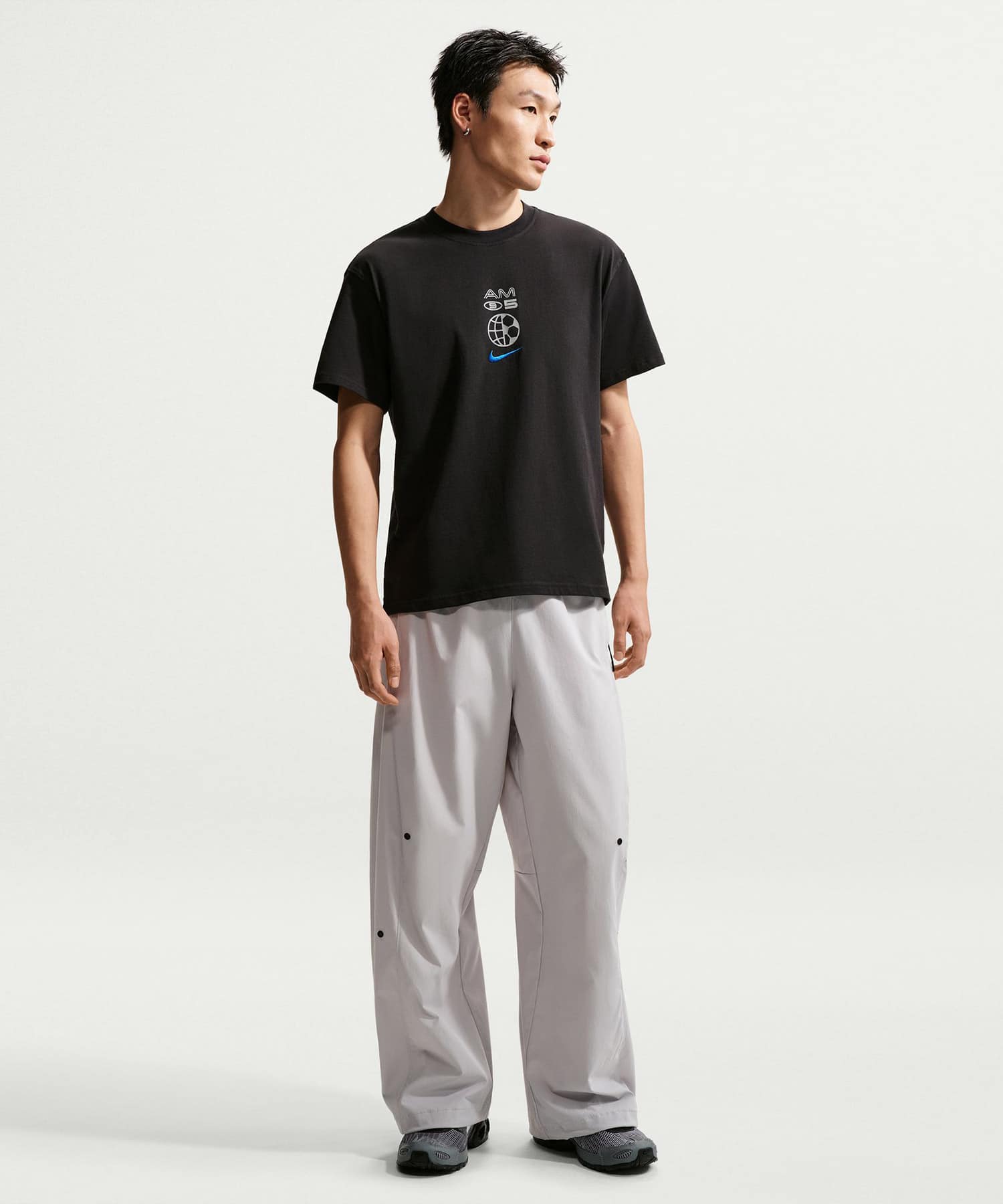 NIKE AS U NSW TEE LSE AM95 RFLCTVE BLACK/(GAME ROYAL)の画像