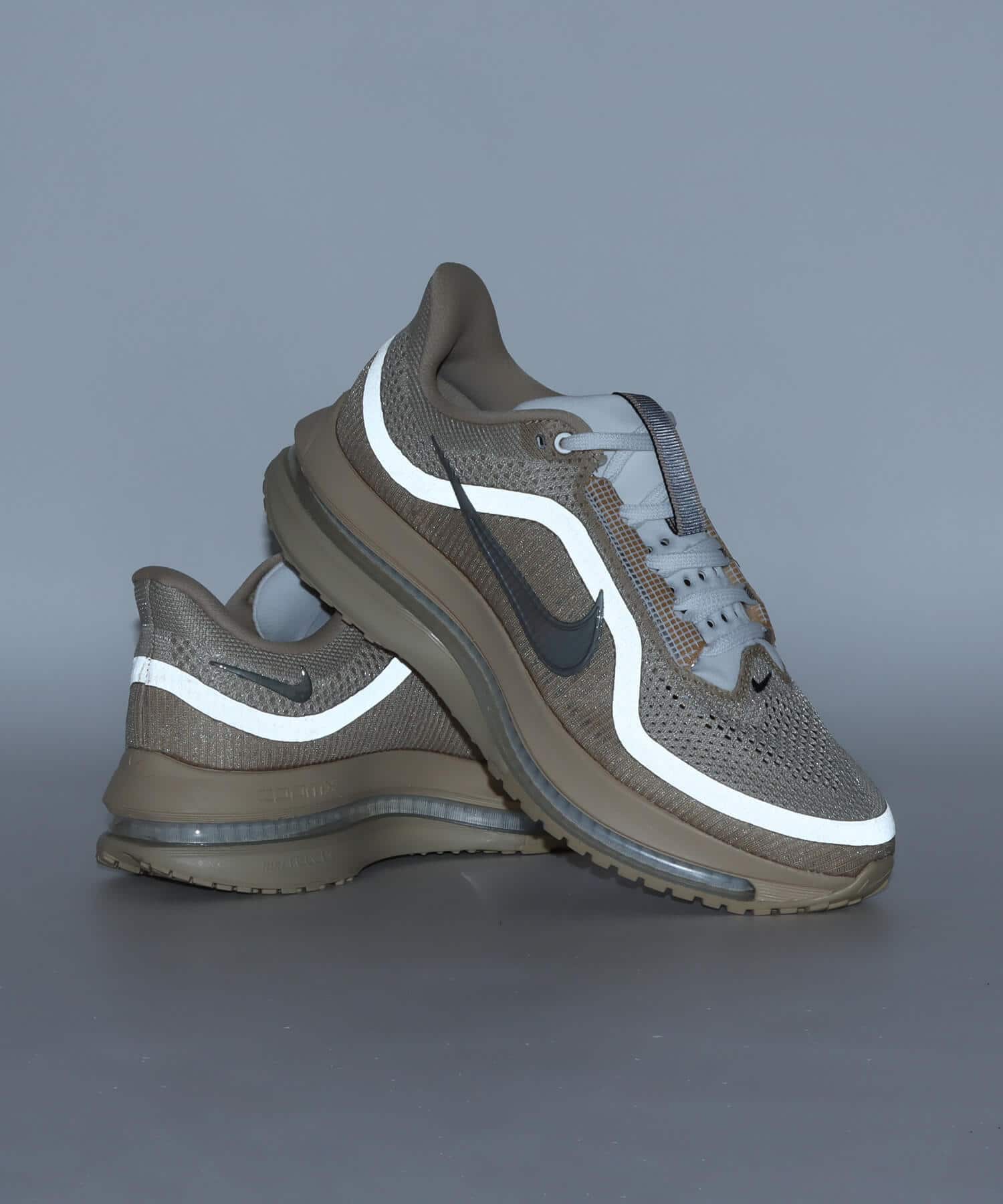 NIKE PEGASUS PREMIUM SP MUSHROOM/METALLIC SILVER-WHITEの画像
